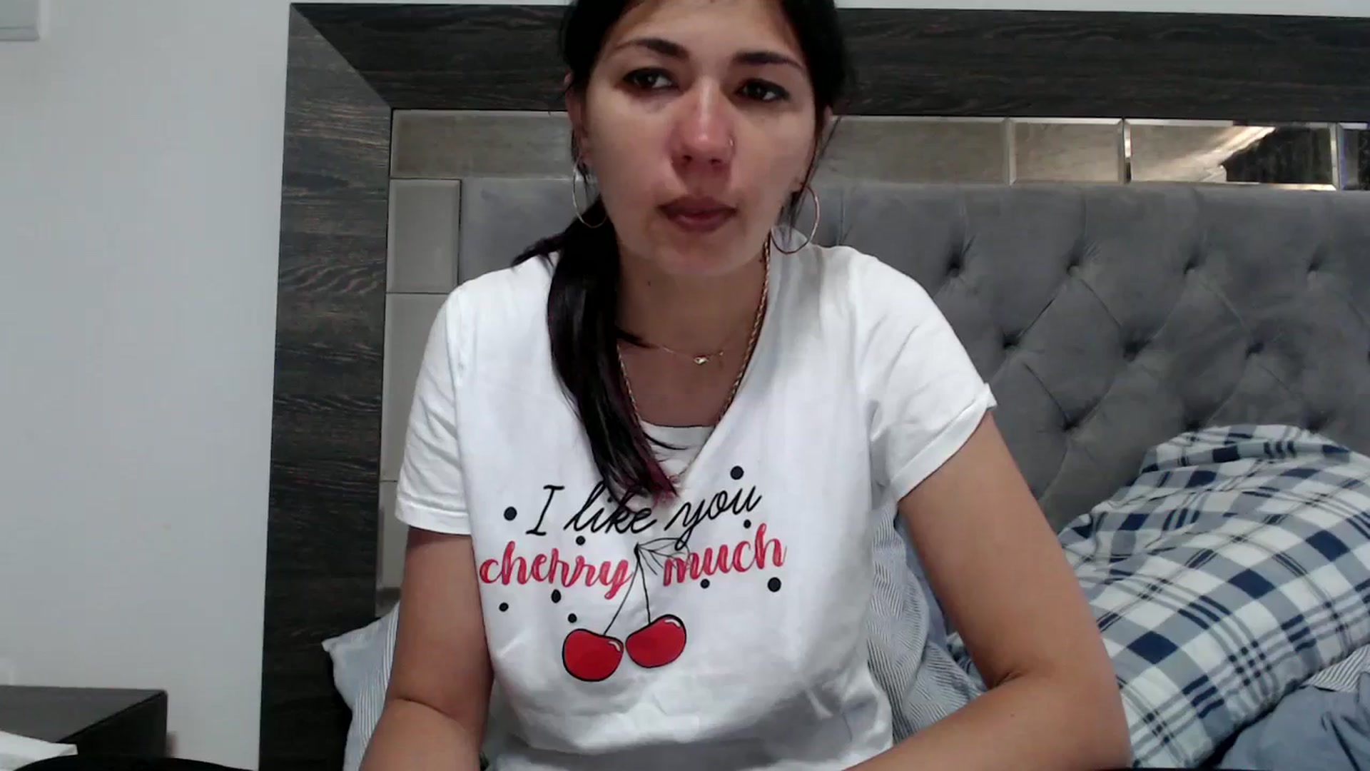 Gallery image thumbnail from YourLuvDee's myfreecams stream on, 05/19/2025, 10:49 image 10 of 20