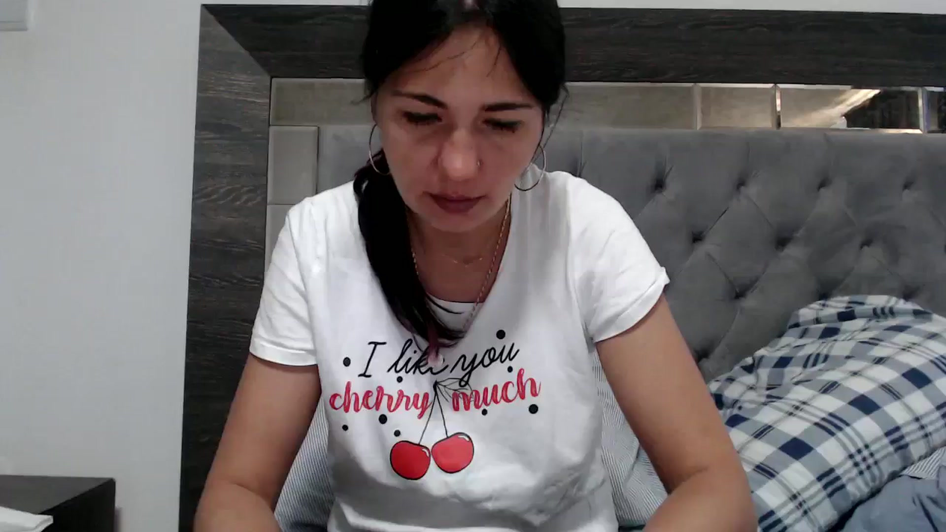 Gallery image thumbnail from YourLuvDee's myfreecams stream on, 05/19/2025, 10:49 image 14 of 20
