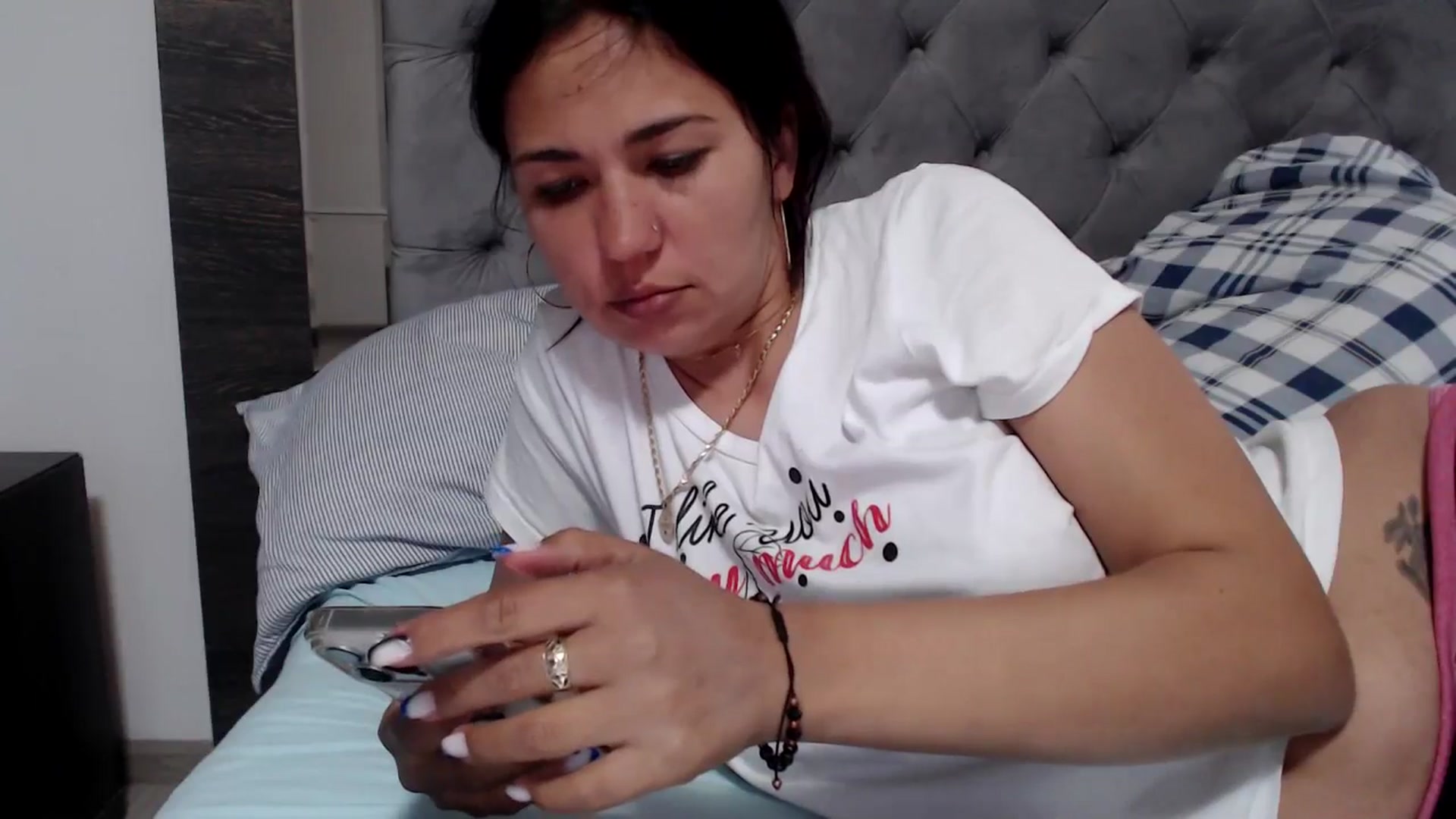 Gallery image thumbnail from YourLuvDee's myfreecams stream on, 05/19/2025, 11:30 image 6 of 20