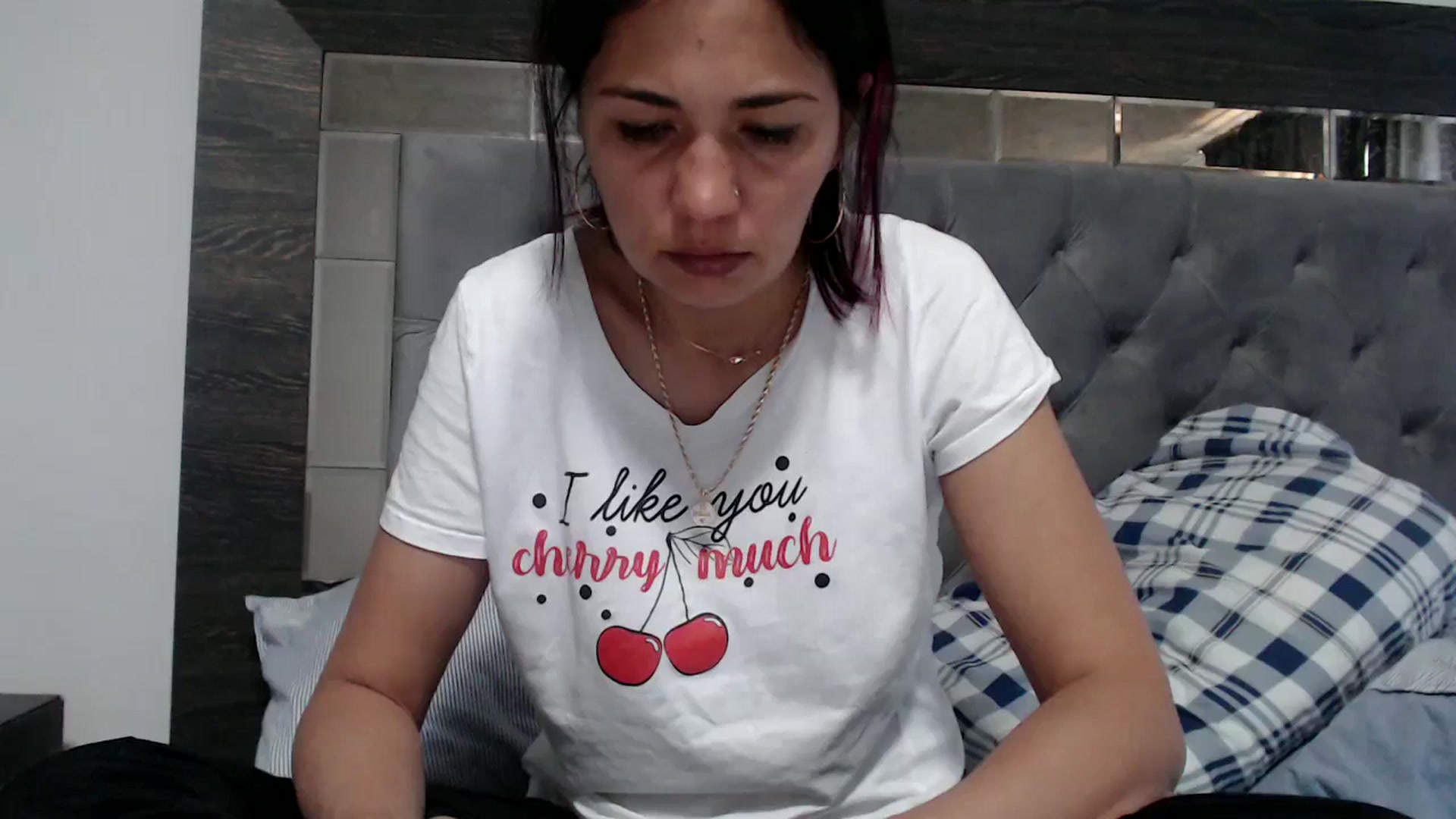 Gallery image thumbnail from YourLuvDee's myfreecams stream on, 05/19/2025, 11:30 image 16 of 20