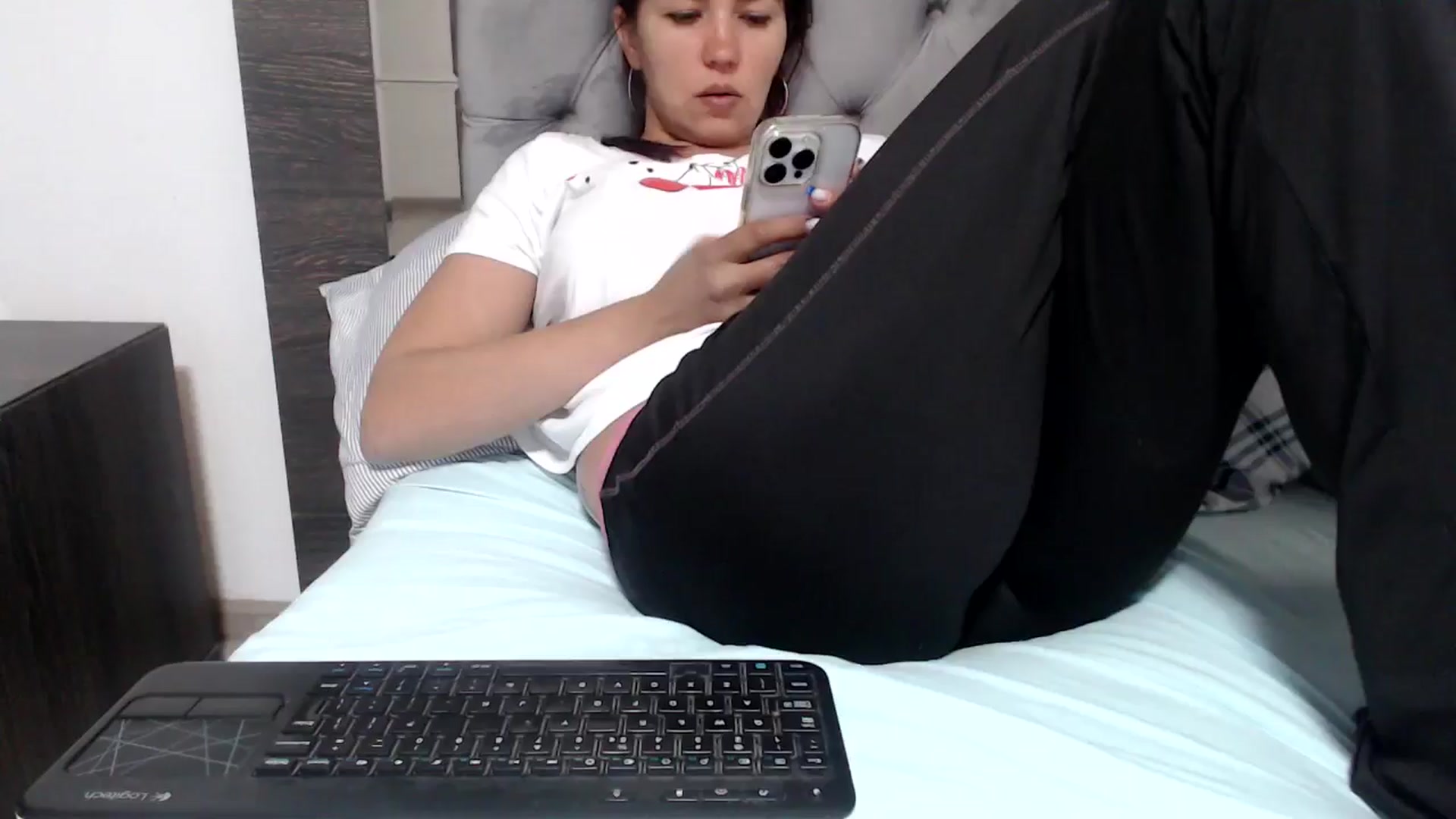 Gallery image thumbnail from YourLuvDee's myfreecams stream on, 05/19/2025, 11:30 image 2 of 20