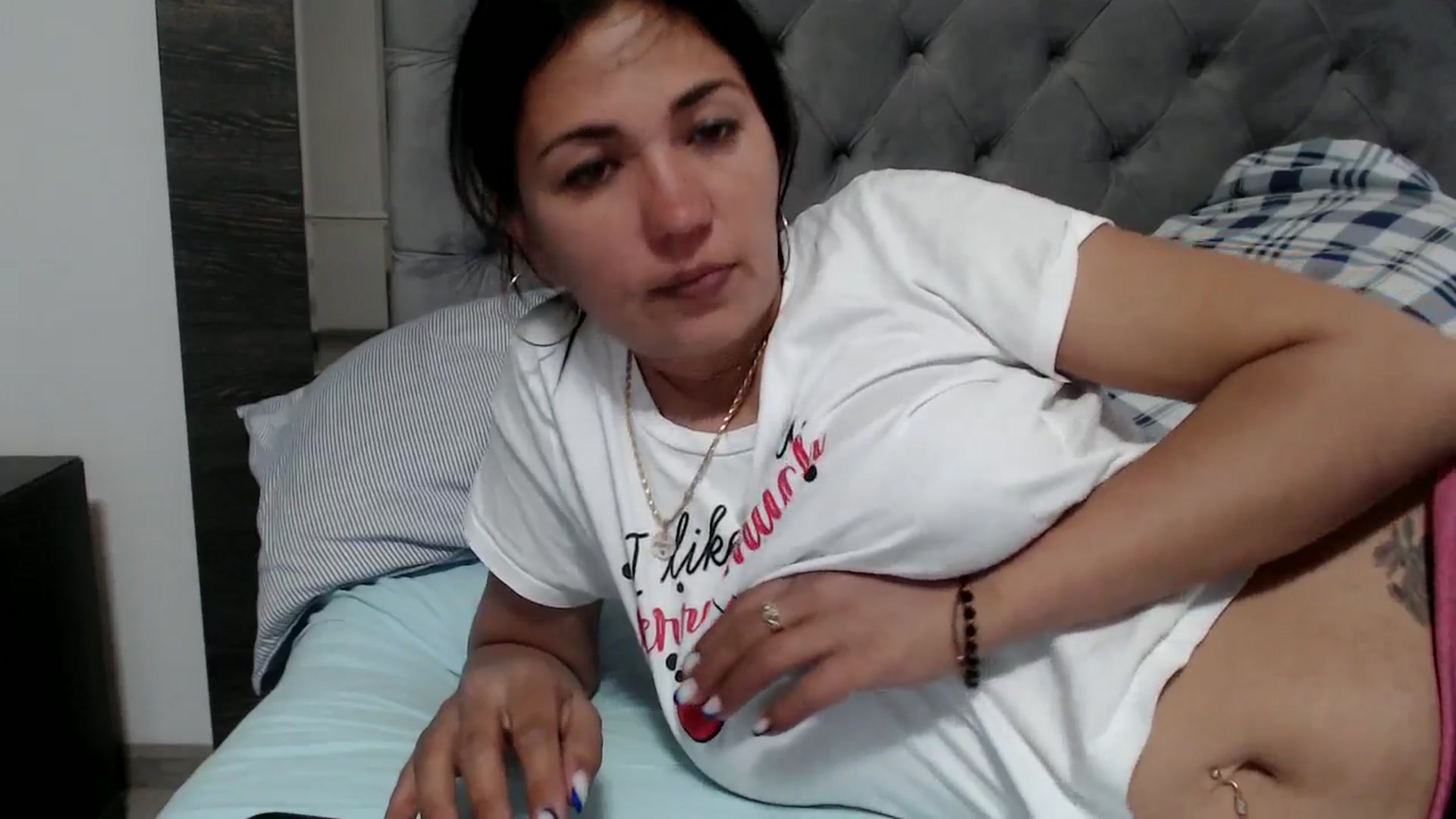 Gallery image thumbnail from YourLuvDee's myfreecams stream on, 05/19/2025, 11:30 image 8 of 20