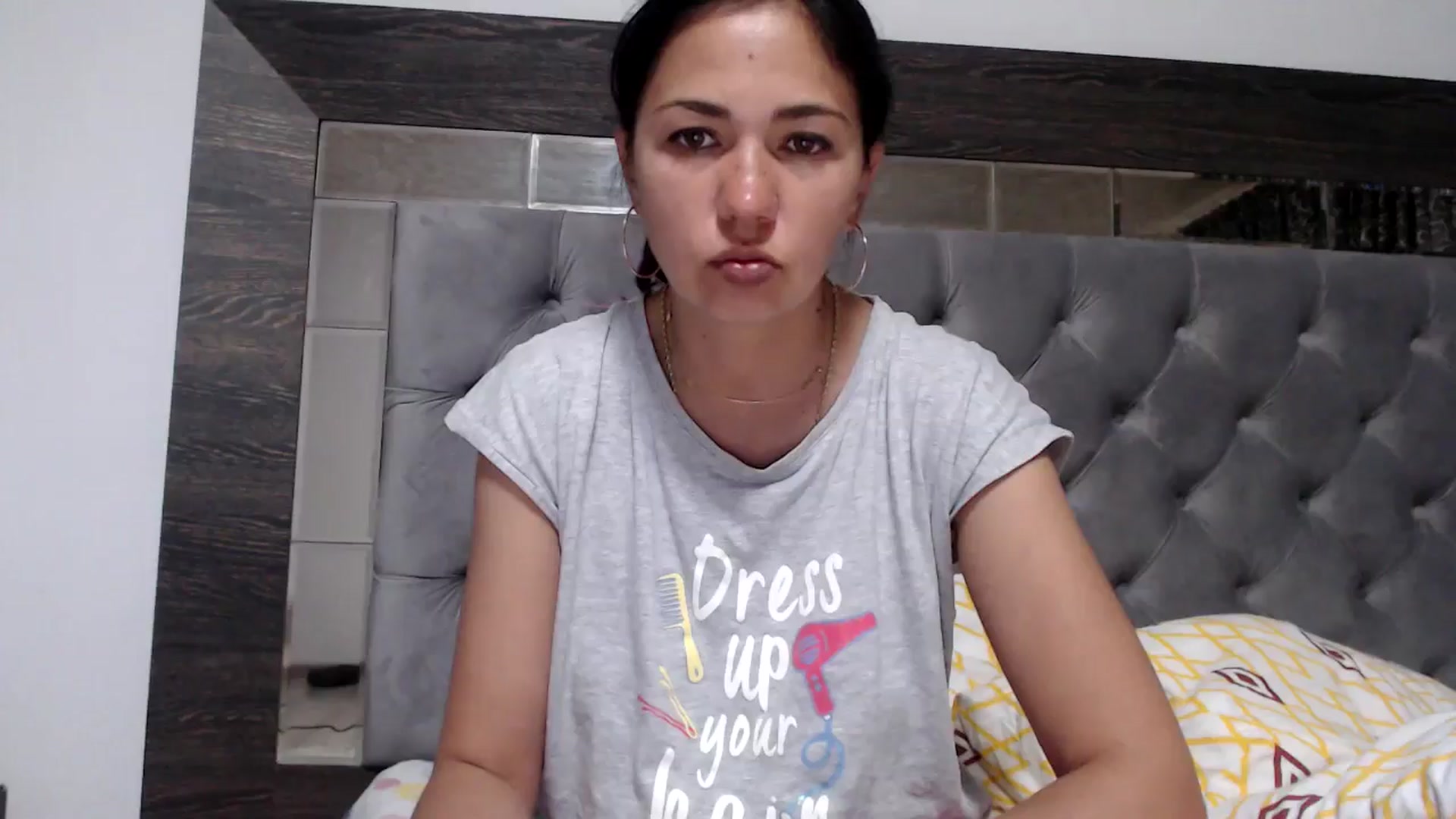 Gallery image thumbnail from YourLuvDee's myfreecams stream on, 05/25/2025, 15:37 image 14 of 20