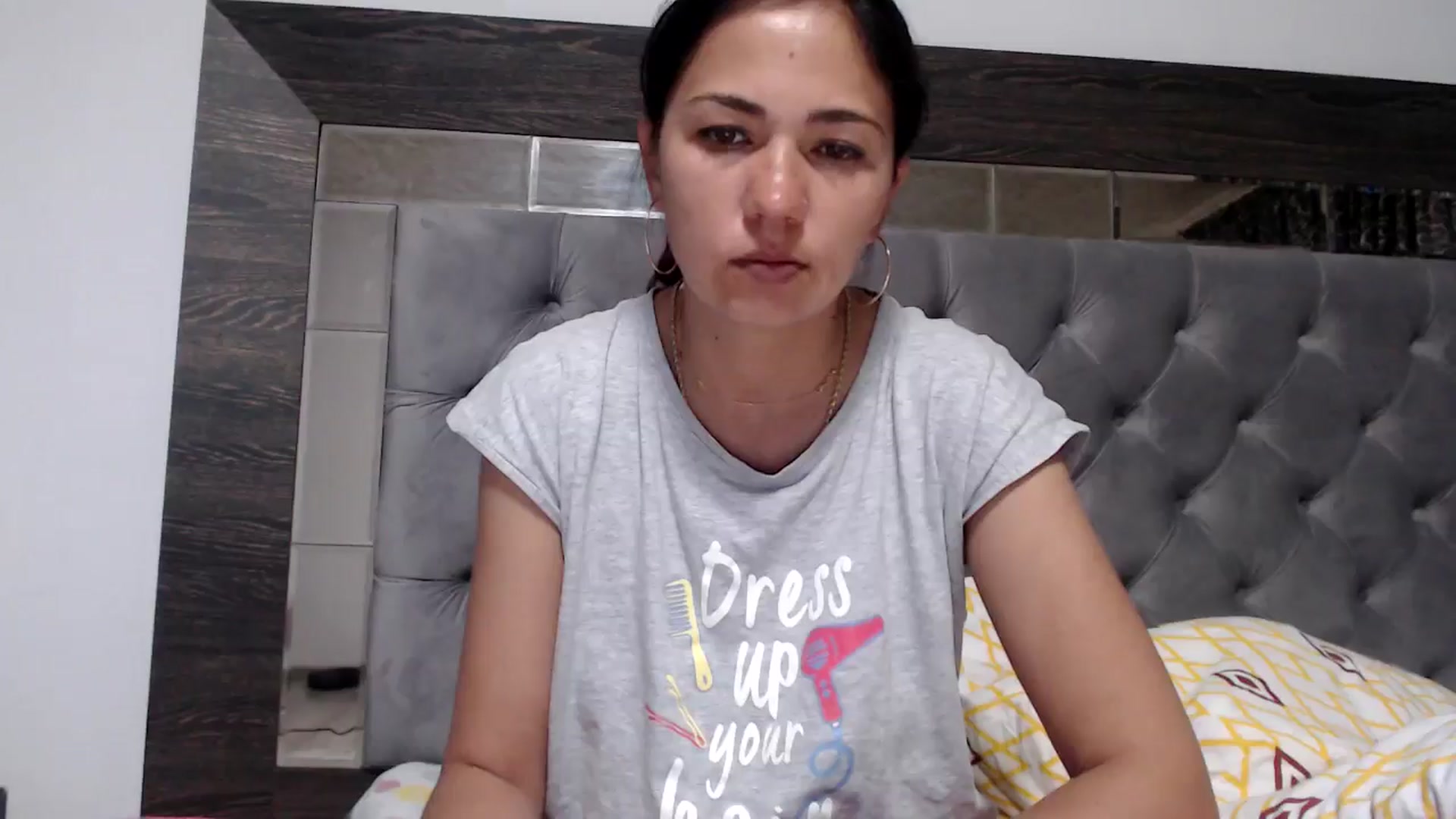 Gallery image thumbnail from YourLuvDee's myfreecams stream on, 05/25/2025, 15:37 image 15 of 20