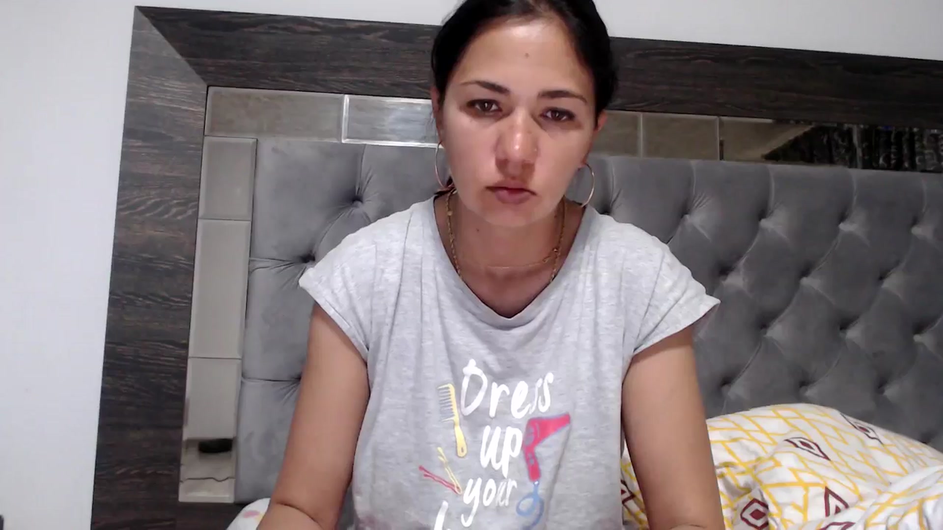 Gallery image thumbnail from YourLuvDee's myfreecams stream on, 05/25/2025, 15:37 image 18 of 20
