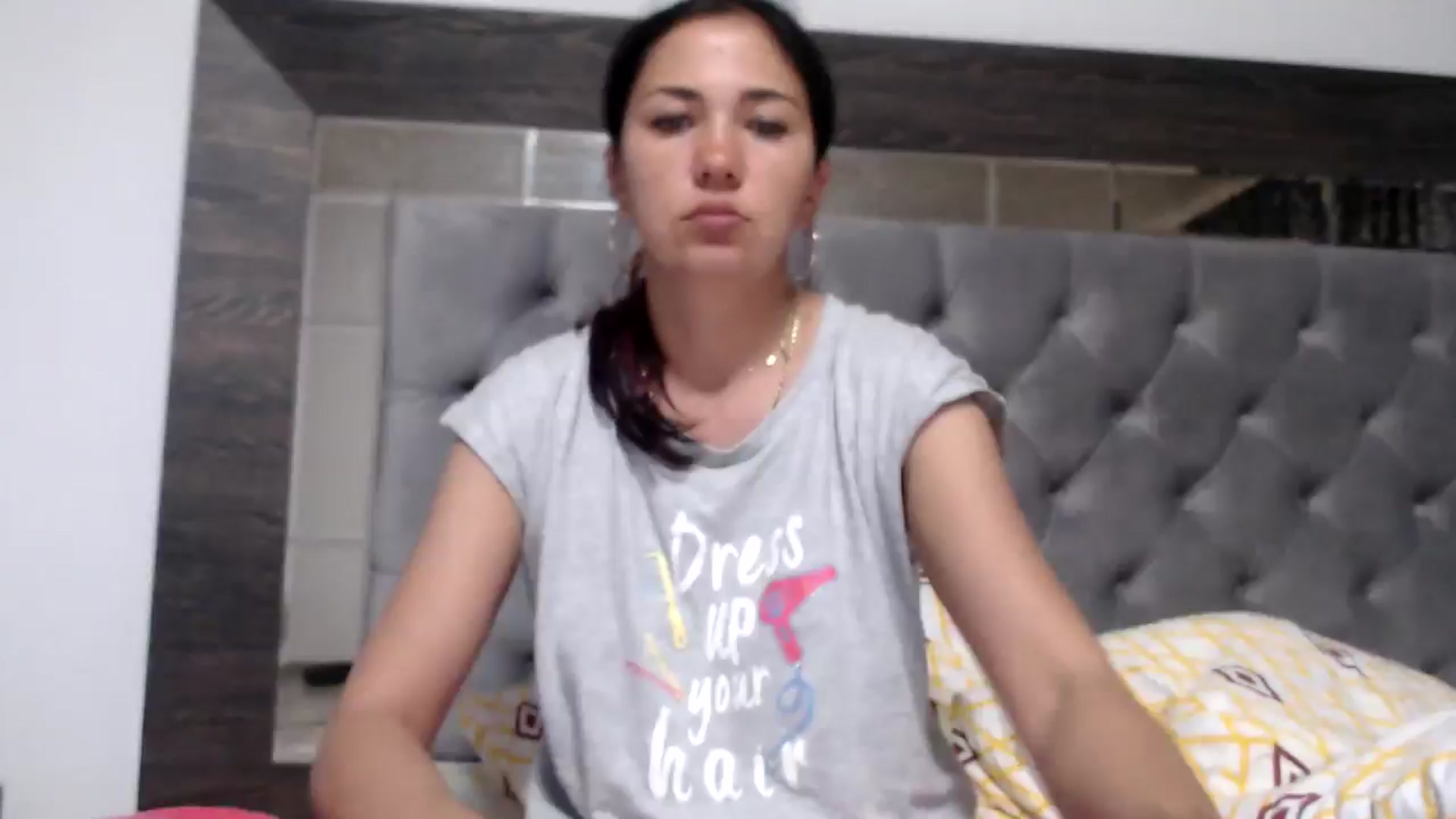Gallery image thumbnail from YourLuvDee's myfreecams stream on, 05/25/2025, 15:37 image 8 of 20