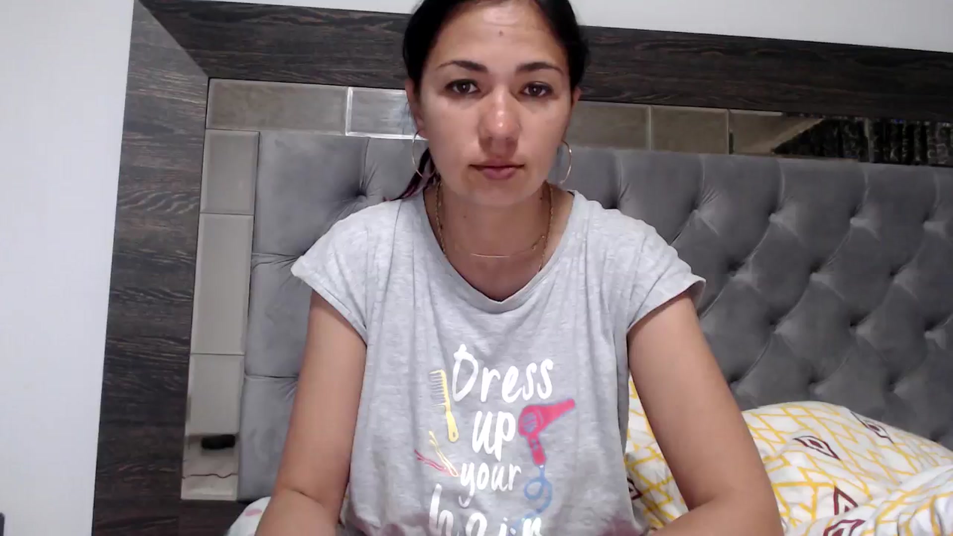 Gallery image thumbnail from YourLuvDee's myfreecams stream on, 05/25/2025, 15:37 image 12 of 20