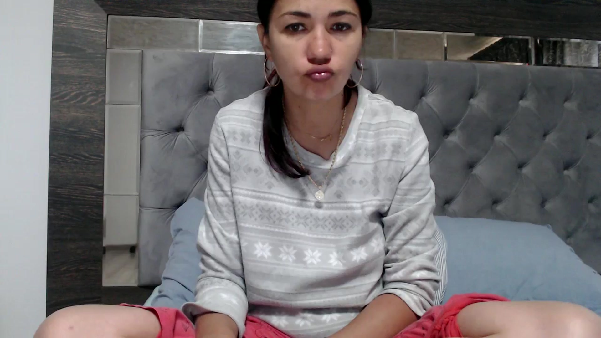 Gallery image thumbnail from YourLuvDee's myfreecams stream on, 05/26/2025, 08:00 image 7 of 20