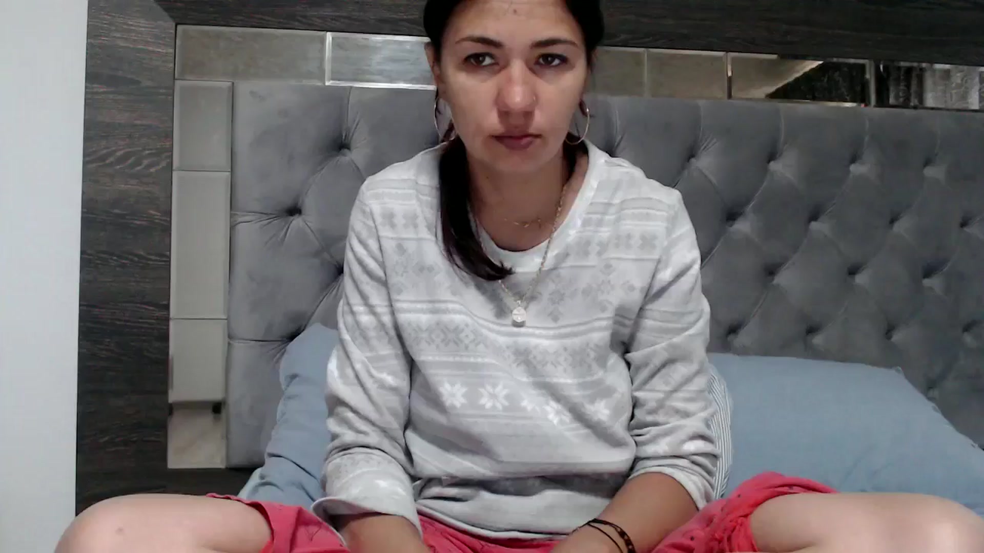 Gallery image thumbnail from YourLuvDee's myfreecams stream on, 05/26/2025, 08:00 image 6 of 20
