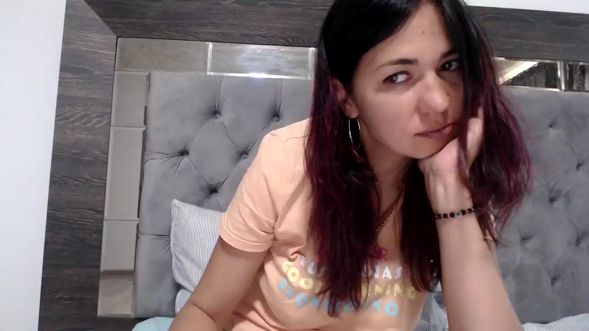Gallery image thumbnail from YourLuvDee's myfreecams stream on, 05/27/2025, 13:15 image 5 of 20