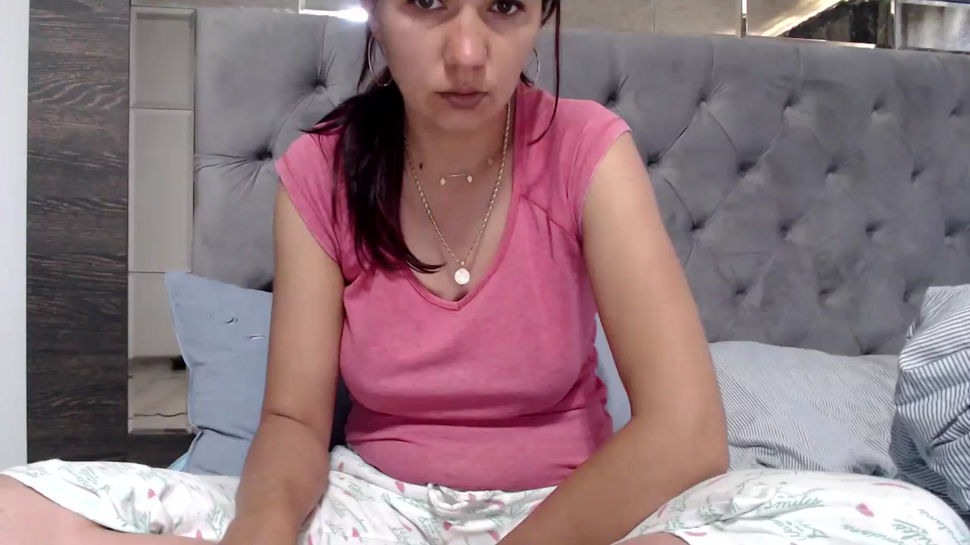 Gallery image thumbnail from YourLuvDee's myfreecams stream on, 05/29/2025, 11:53 image 10 of 20
