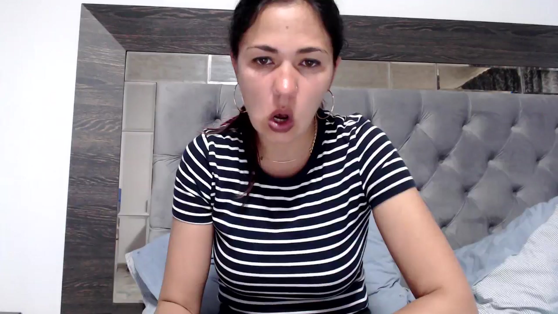 Gallery image thumbnail from YourLuvDee's myfreecams stream on, 05/30/2025, 14:14 image 10 of 20