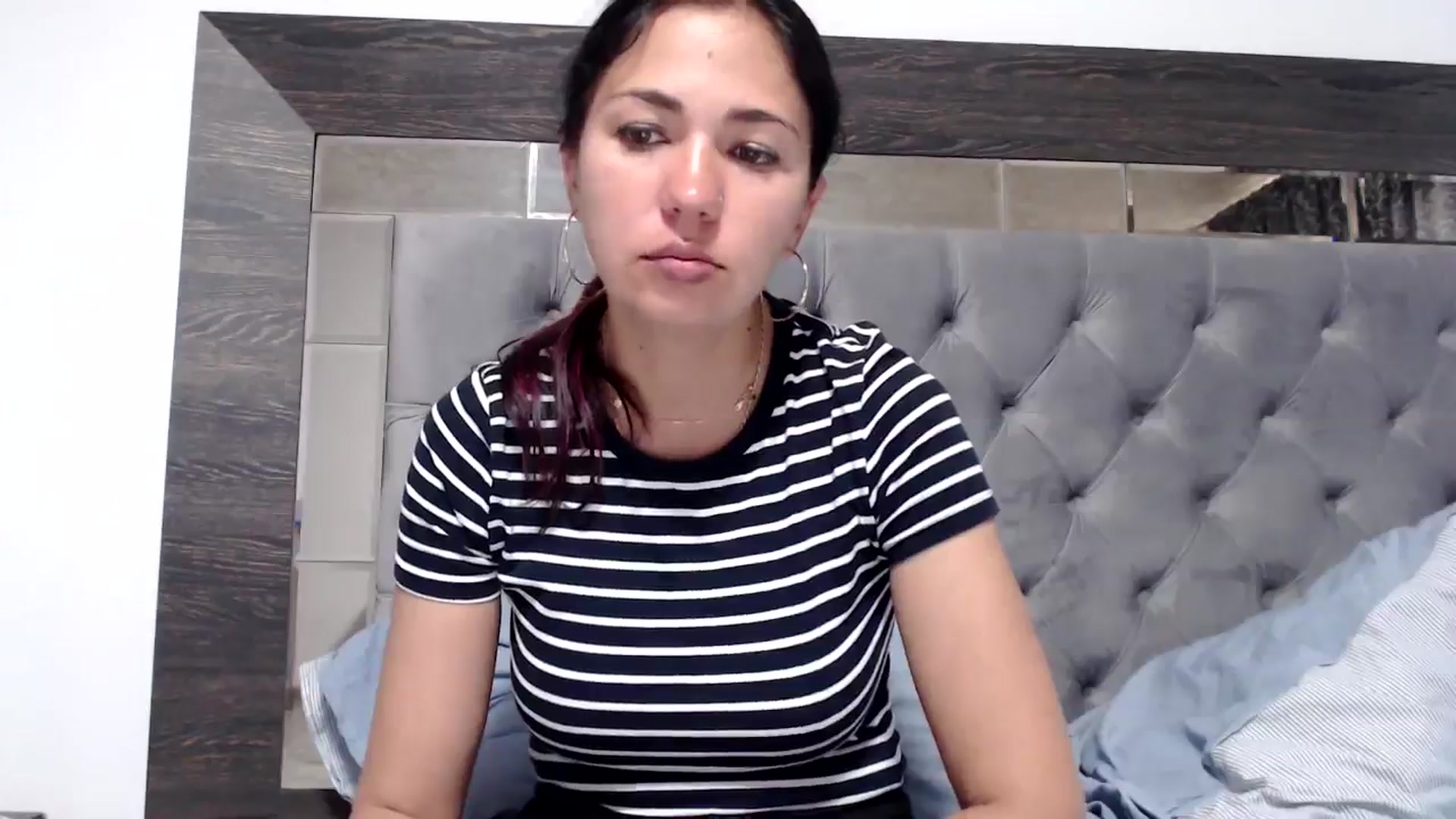 Gallery image thumbnail from YourLuvDee's myfreecams stream on, 05/30/2025, 14:34 image 3 of 20