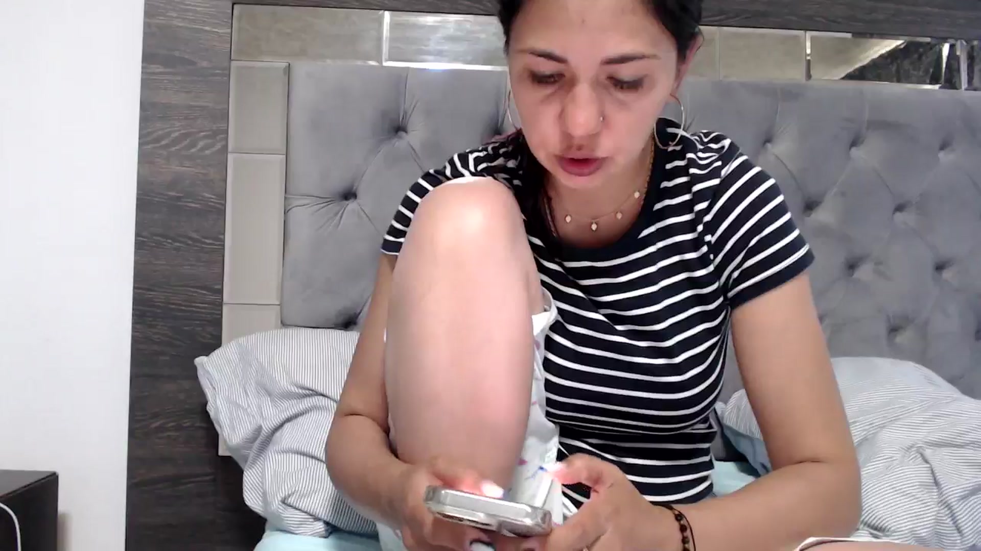 Gallery image thumbnail from YourLuvDee's myfreecams stream on, 05/31/2025, 13:02 image 18 of 20