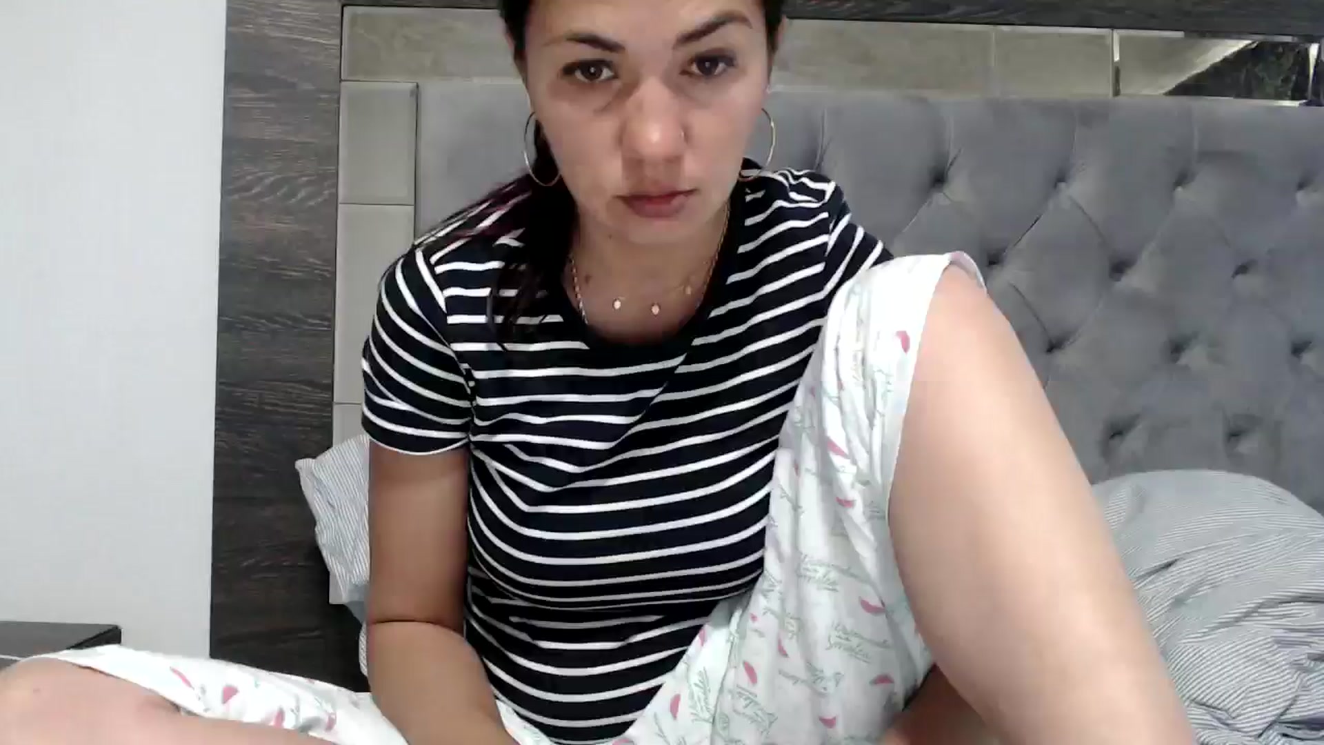 Gallery image thumbnail from YourLuvDee's myfreecams stream on, 05/31/2025, 13:02 image 8 of 20