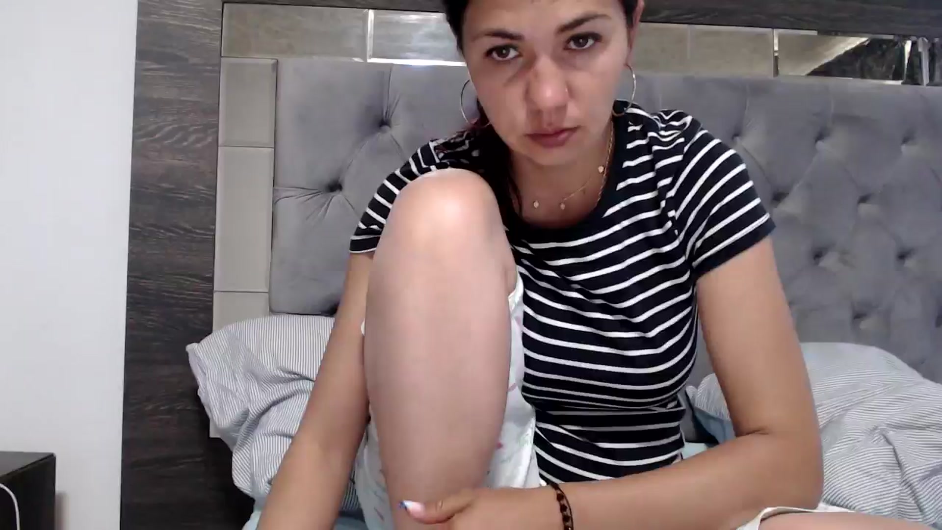 Gallery image thumbnail from YourLuvDee's myfreecams stream on, 05/31/2025, 13:02 image 16 of 20