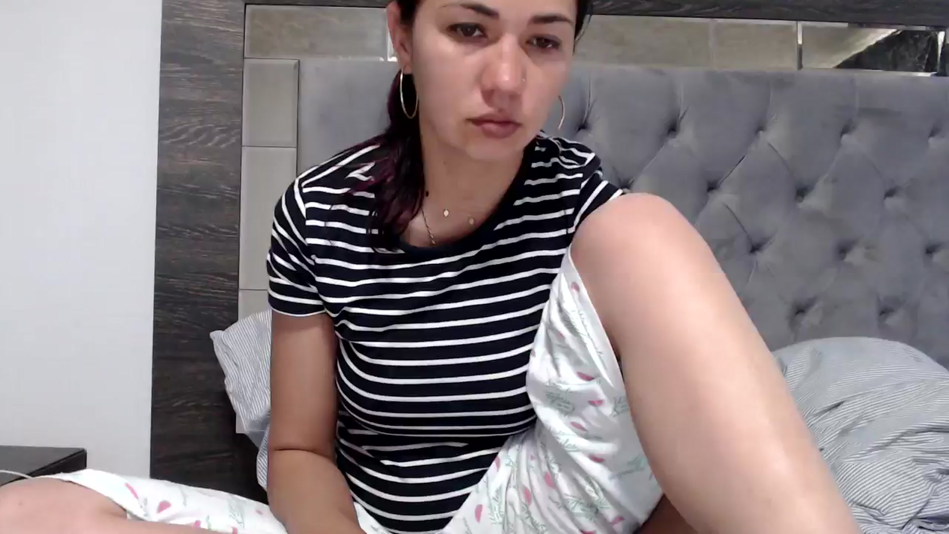 Gallery image thumbnail from YourLuvDee's myfreecams stream on, 05/31/2025, 13:02 image 14 of 20