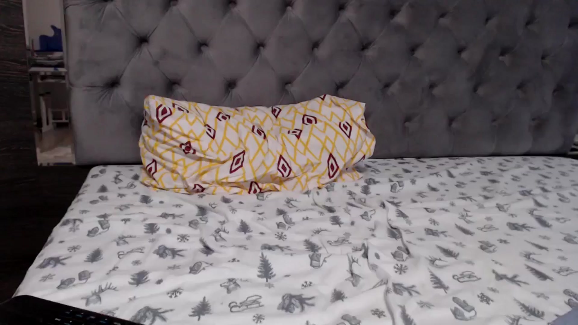 Gallery image thumbnail from YourLuvDee's myfreecams stream on, 06/14/2025, 11:36 image 13 of 20