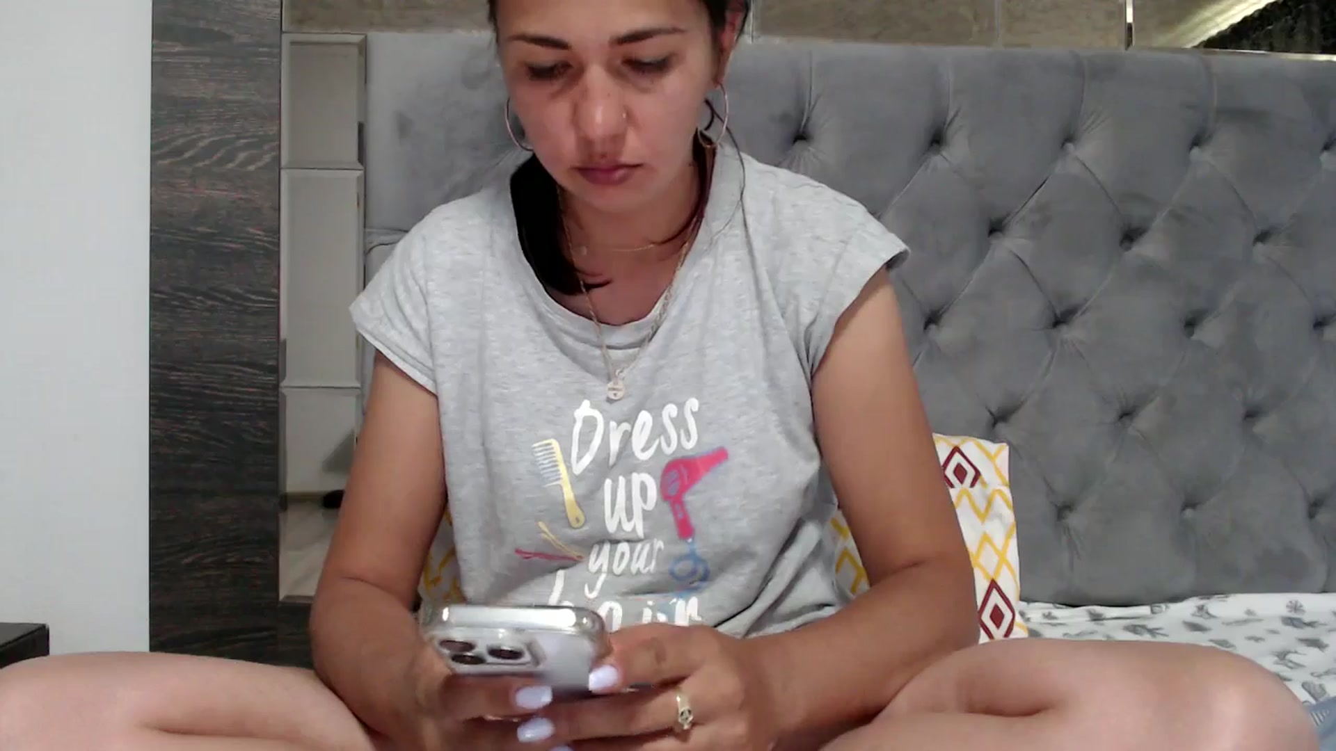 Gallery image thumbnail from YourLuvDee's myfreecams stream on, 06/15/2025, 11:56 image 5 of 20