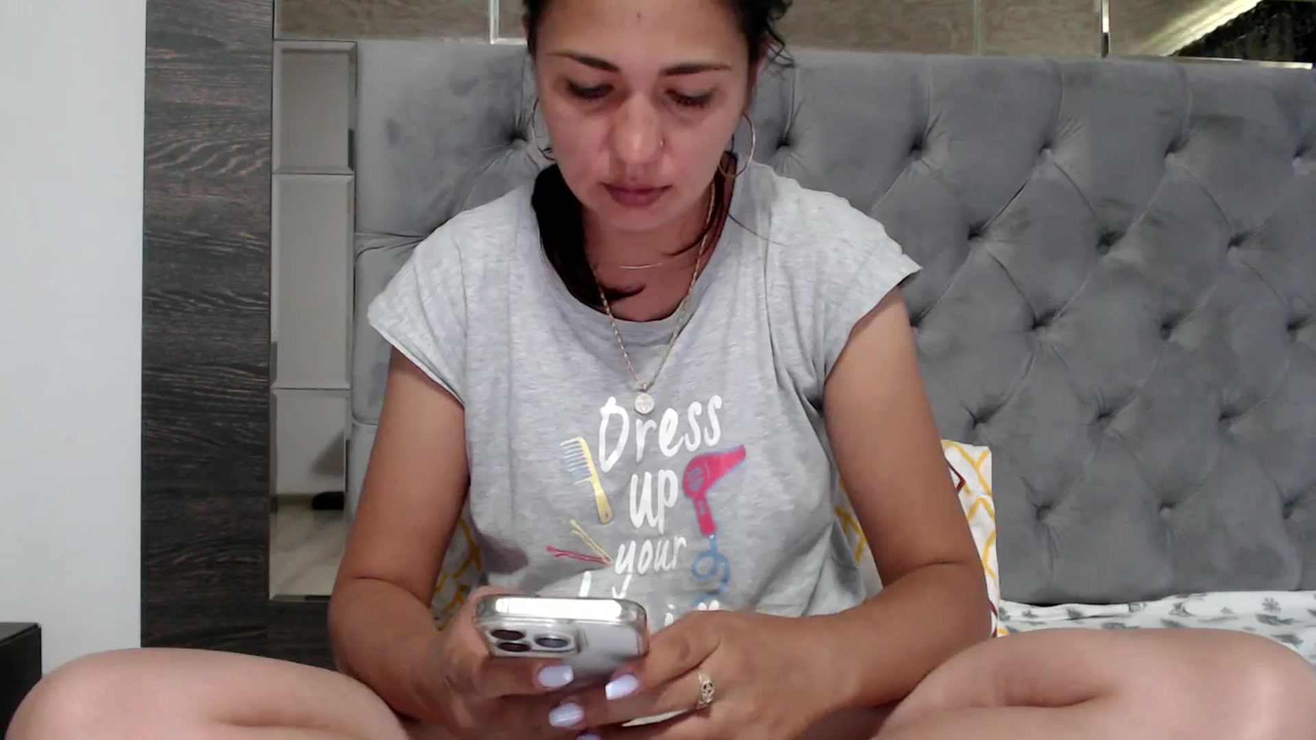 Gallery image thumbnail from YourLuvDee's myfreecams stream on, 06/15/2025, 11:56 image 13 of 20