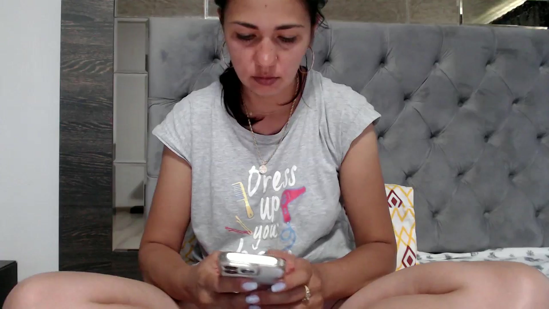 Gallery image thumbnail from YourLuvDee's myfreecams stream on, 06/15/2025, 11:56 image 18 of 20