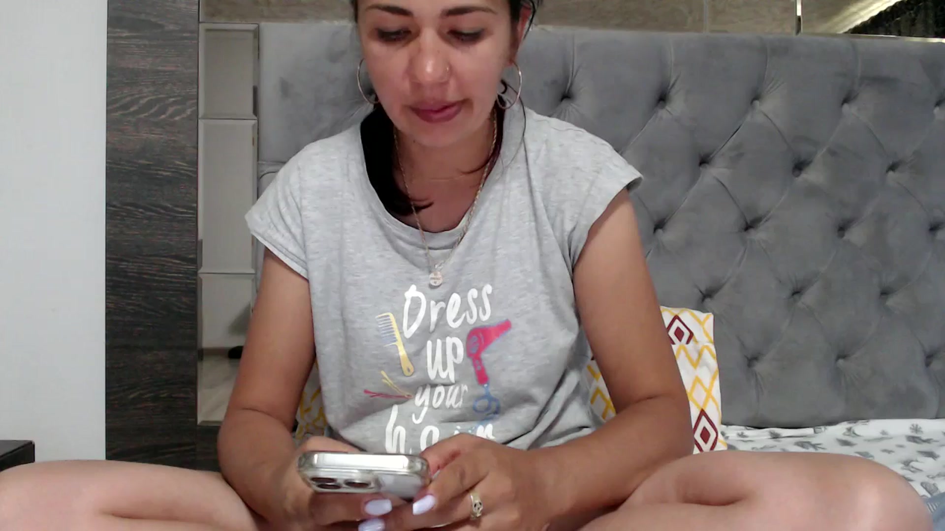 Gallery image thumbnail from YourLuvDee's myfreecams stream on, 06/15/2025, 11:56 image 4 of 20
