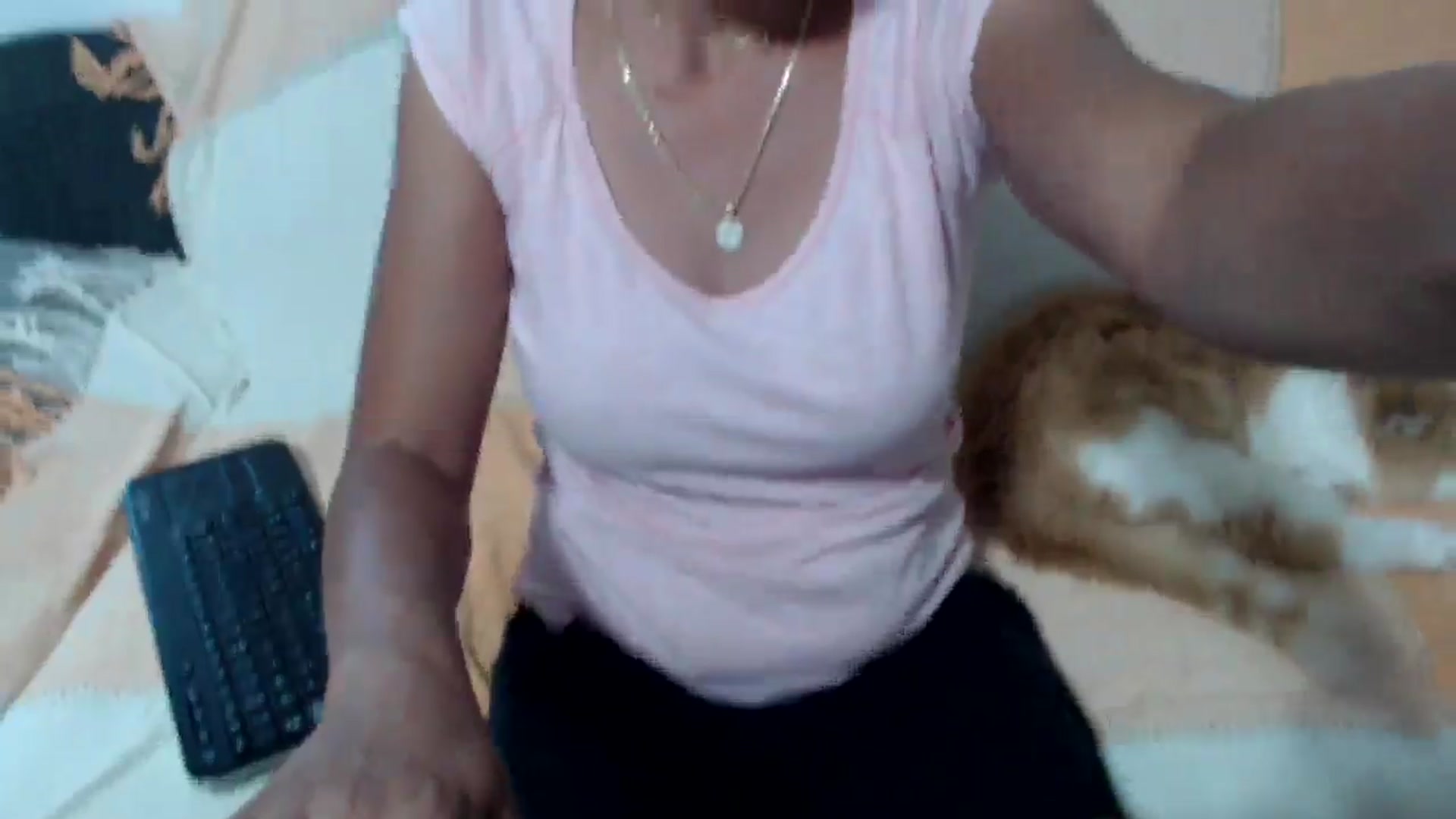 Gallery image thumbnail from YourLuvDee's myfreecams stream on, 07/19/2025, 13:36 image 5 of 20