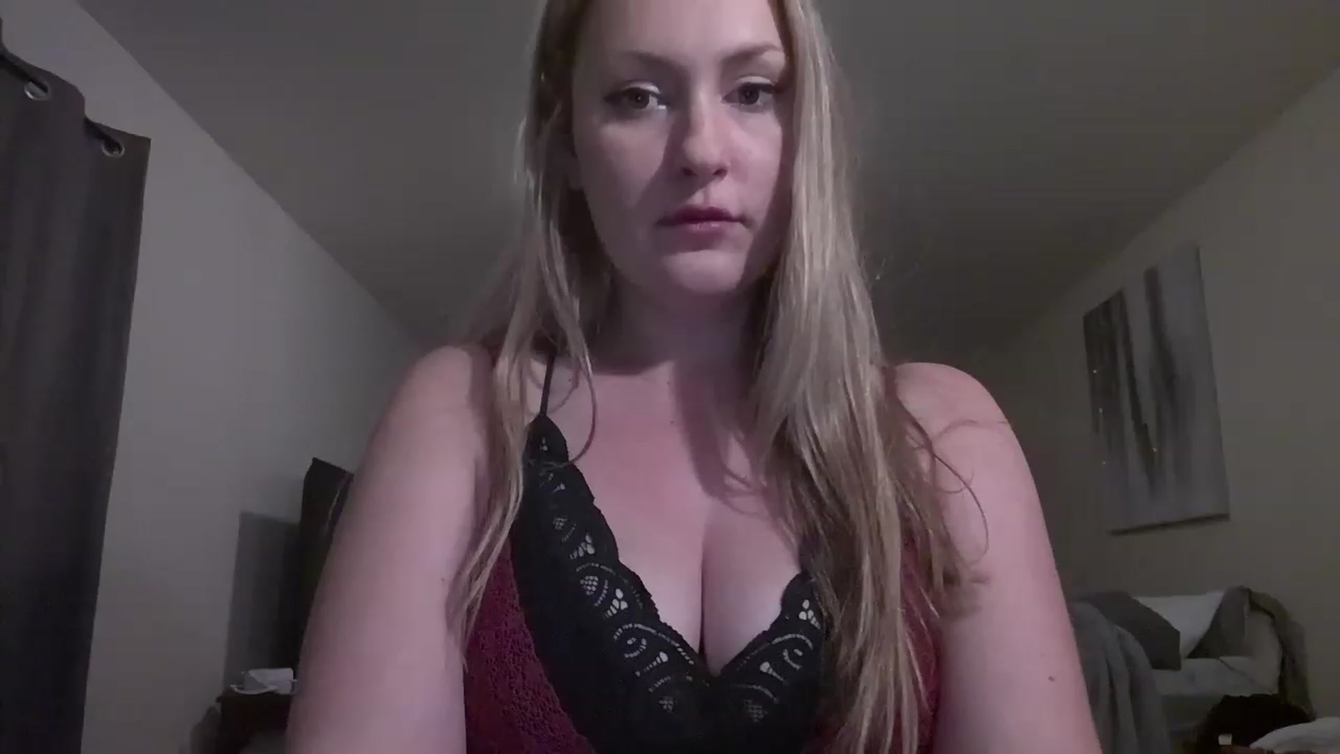 Gallery image thumbnail from YourMilfxoxo's myfreecams stream on, 11/16/2022, 08:28 image 13 of 20