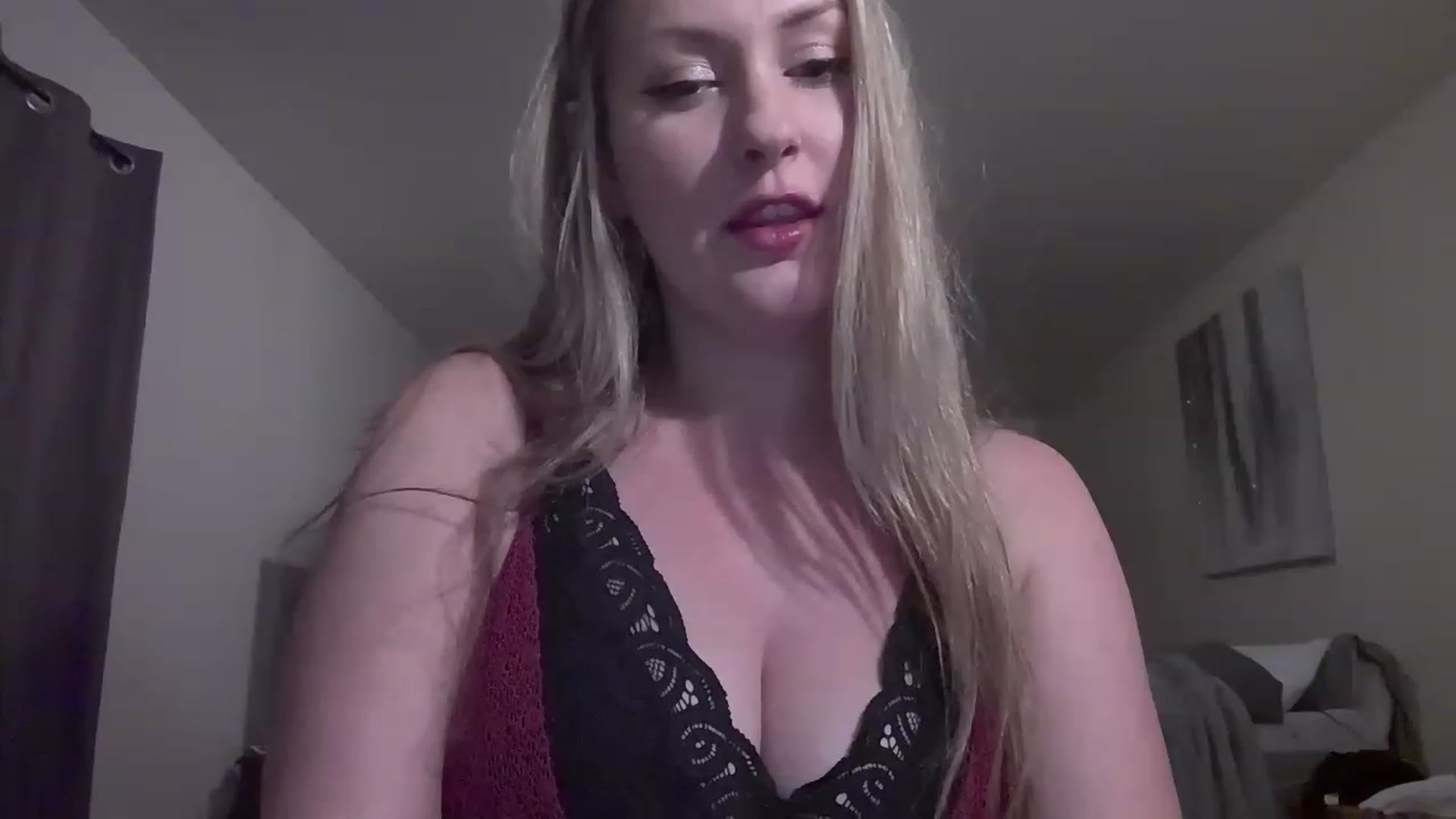 Gallery image thumbnail from YourMilfxoxo's myfreecams stream on, 11/16/2022, 08:28 image 3 of 20