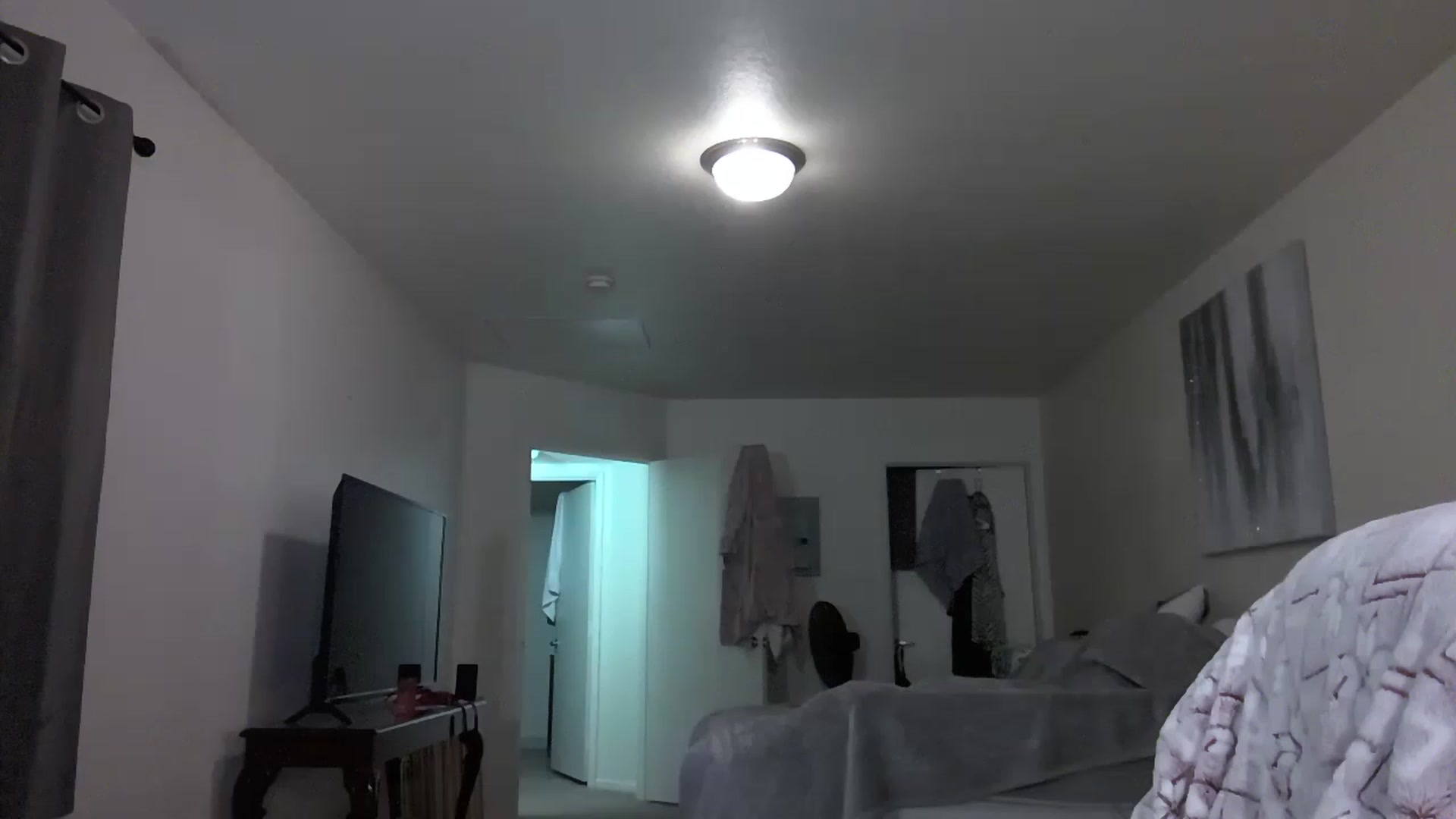 Gallery image thumbnail from YourMilfxoxo's myfreecams stream on, 11/23/2022, 04:08 image 17 of 20