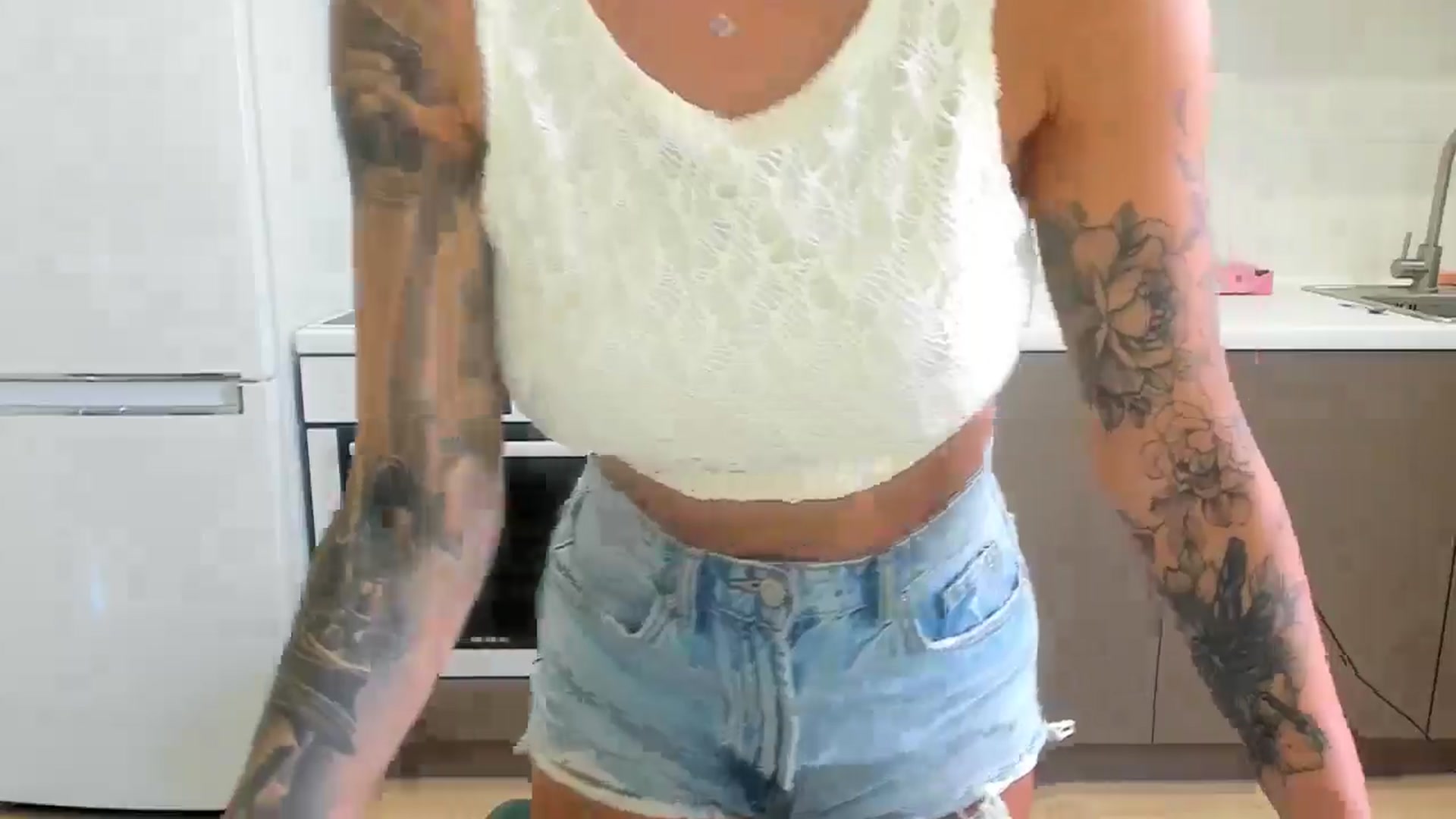 Gallery image thumbnail from YourMissMasha's myfreecams stream on, 08/18/2025, 08:32 image 4 of 20