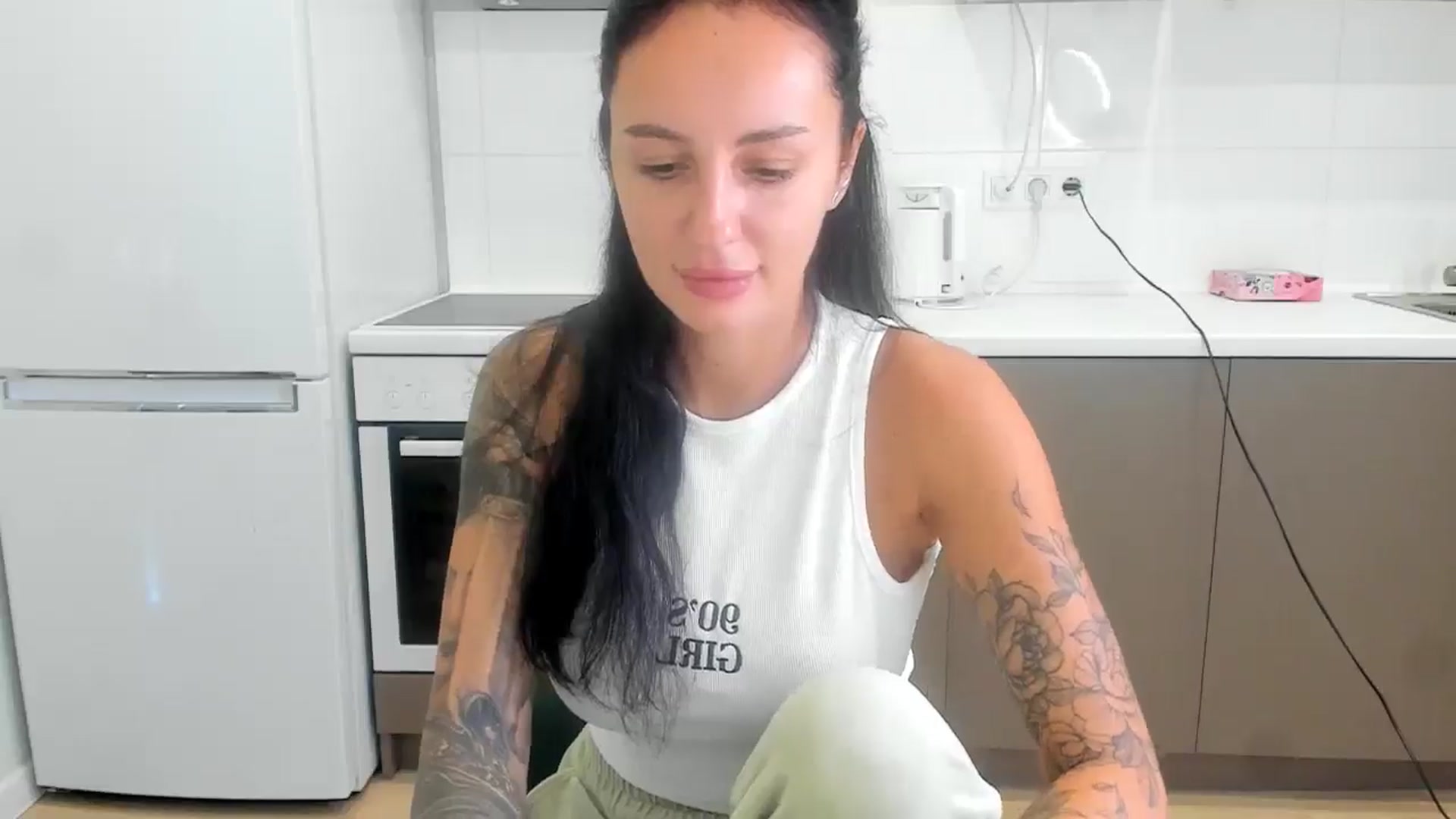 Gallery image thumbnail from YourMissMasha's myfreecams stream on, 08/27/2025, 08:27 image 6 of 20