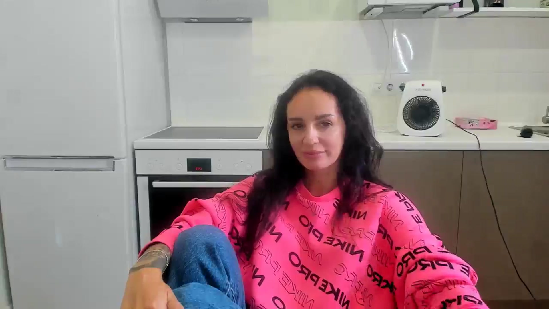 Gallery image thumbnail from YourMissMasha's myfreecams stream on, 10/08/2025, 09:21 image 16 of 20