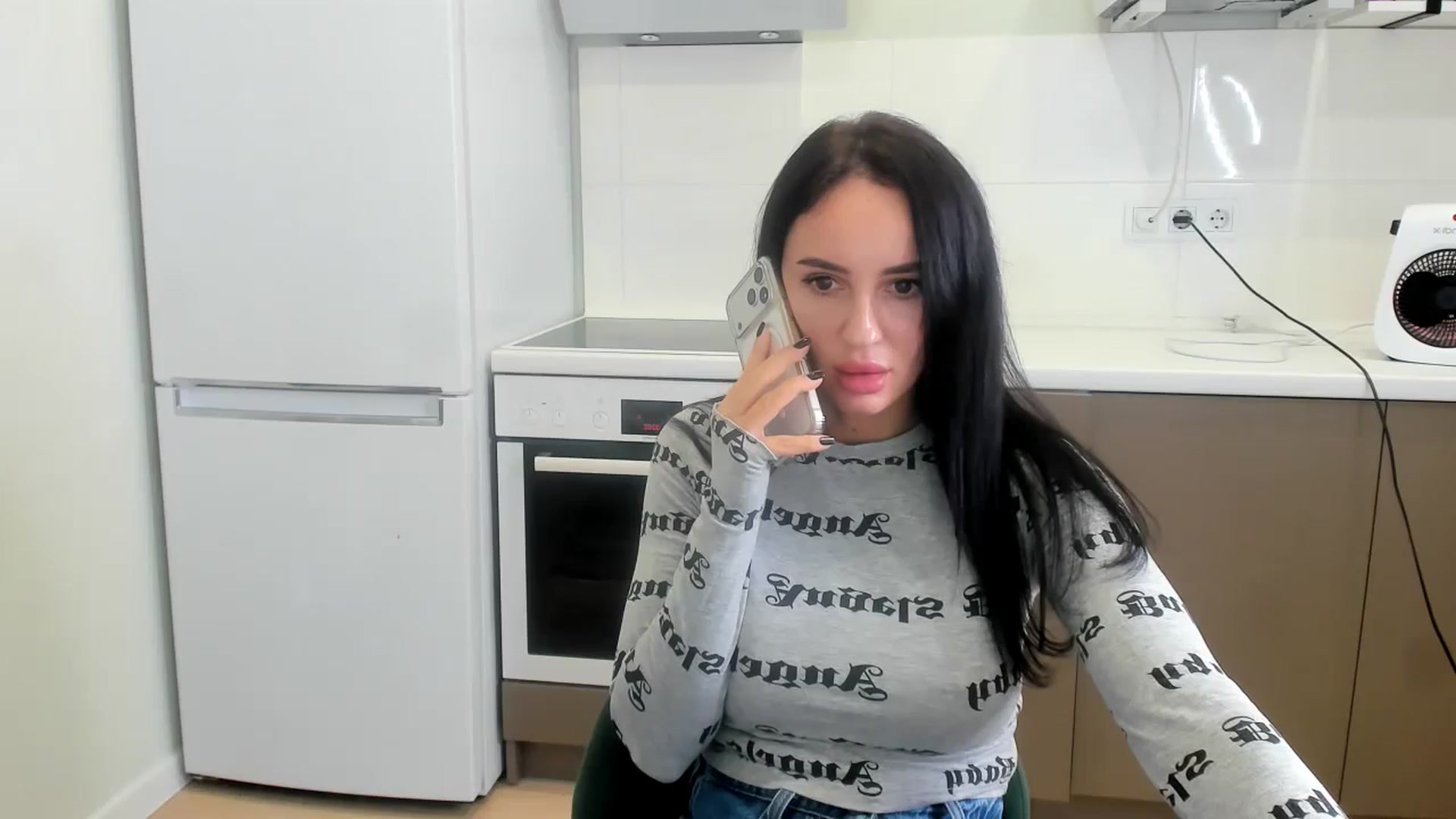 Gallery image thumbnail from YourMissMasha's myfreecams stream on, 12/22/2025, 11:09 image 17 of 20