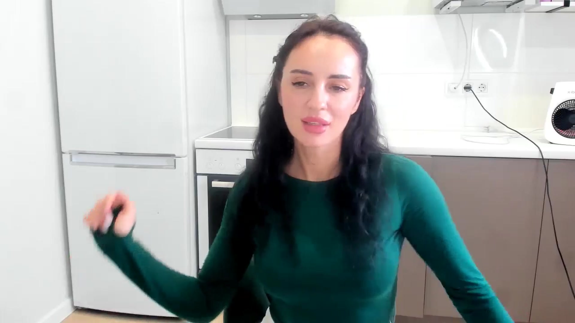 Gallery image thumbnail from YourMissMasha's myfreecams stream on, 12/24/2025, 15:13 image 12 of 20