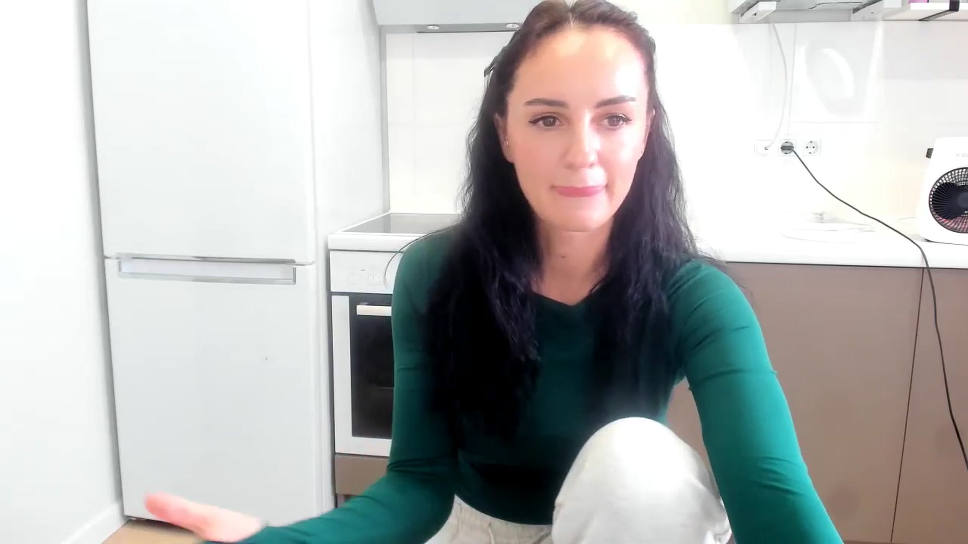 Gallery image thumbnail from YourMissMasha's myfreecams stream on, 12/24/2025, 15:47 image 10 of 20