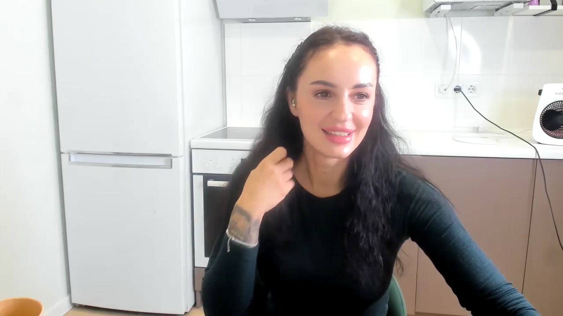 Gallery image thumbnail from YourMissMasha's myfreecams stream on, 12/26/2025, 10:12 image 13 of 20