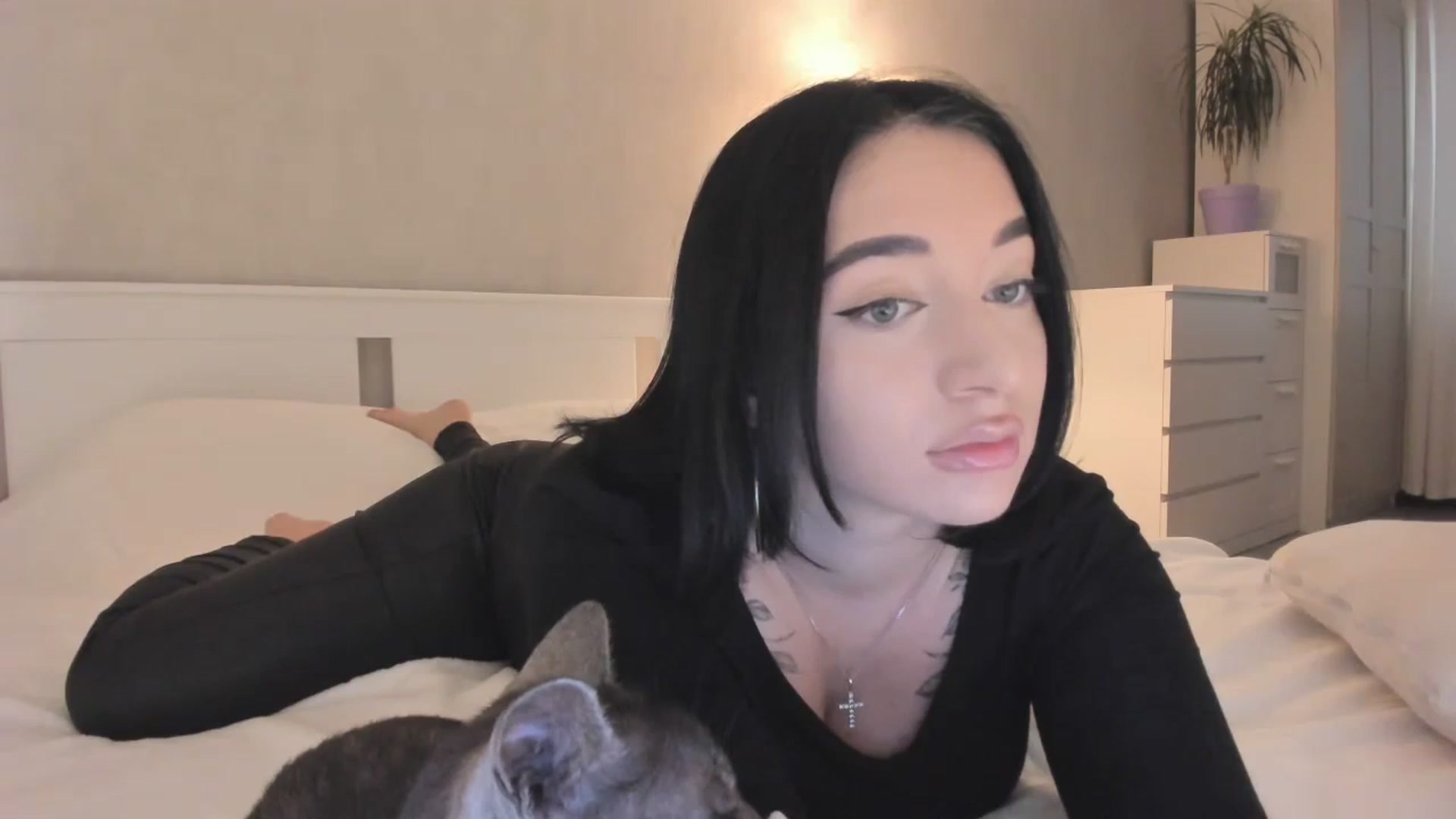 Gallery image thumbnail from YourMistress1's myfreecams stream on, 10/25/2023, 07:18 image 17 of 20