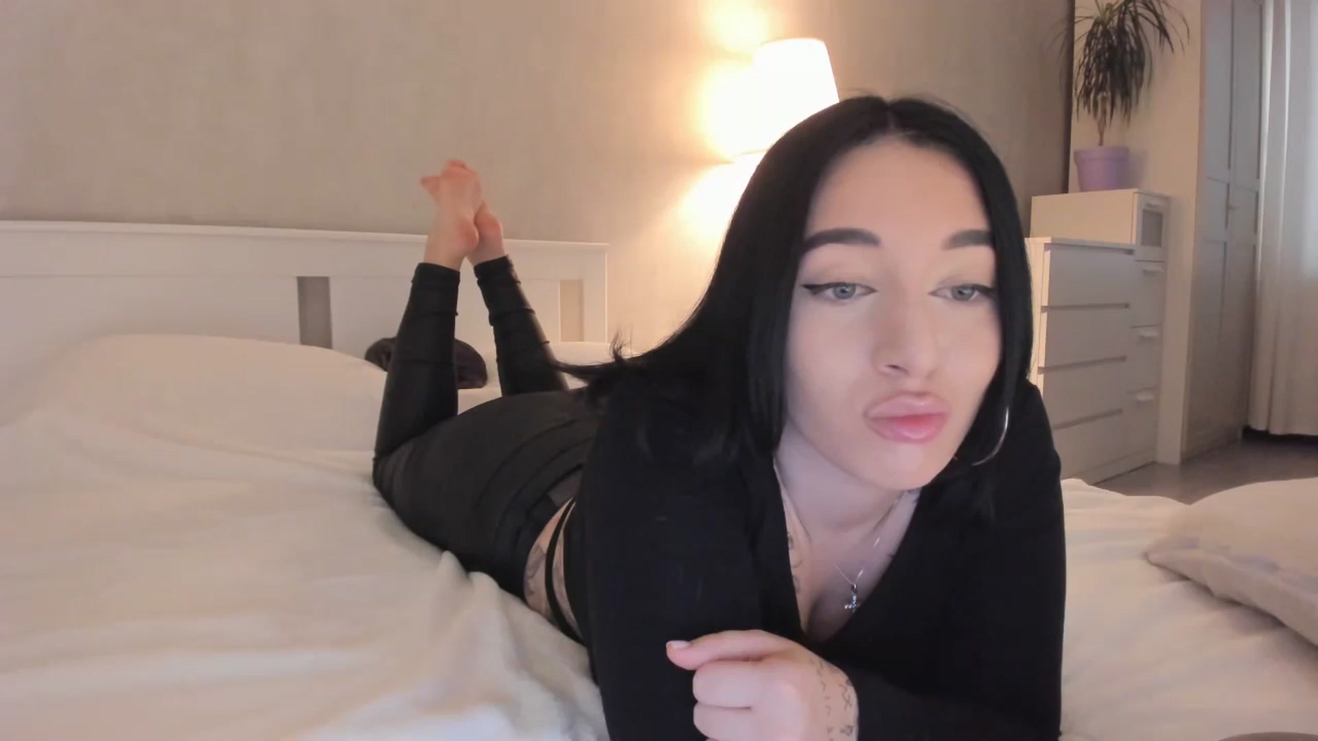 Gallery image thumbnail from YourMistress1's myfreecams stream on, 10/25/2023, 08:55 image 19 of 20