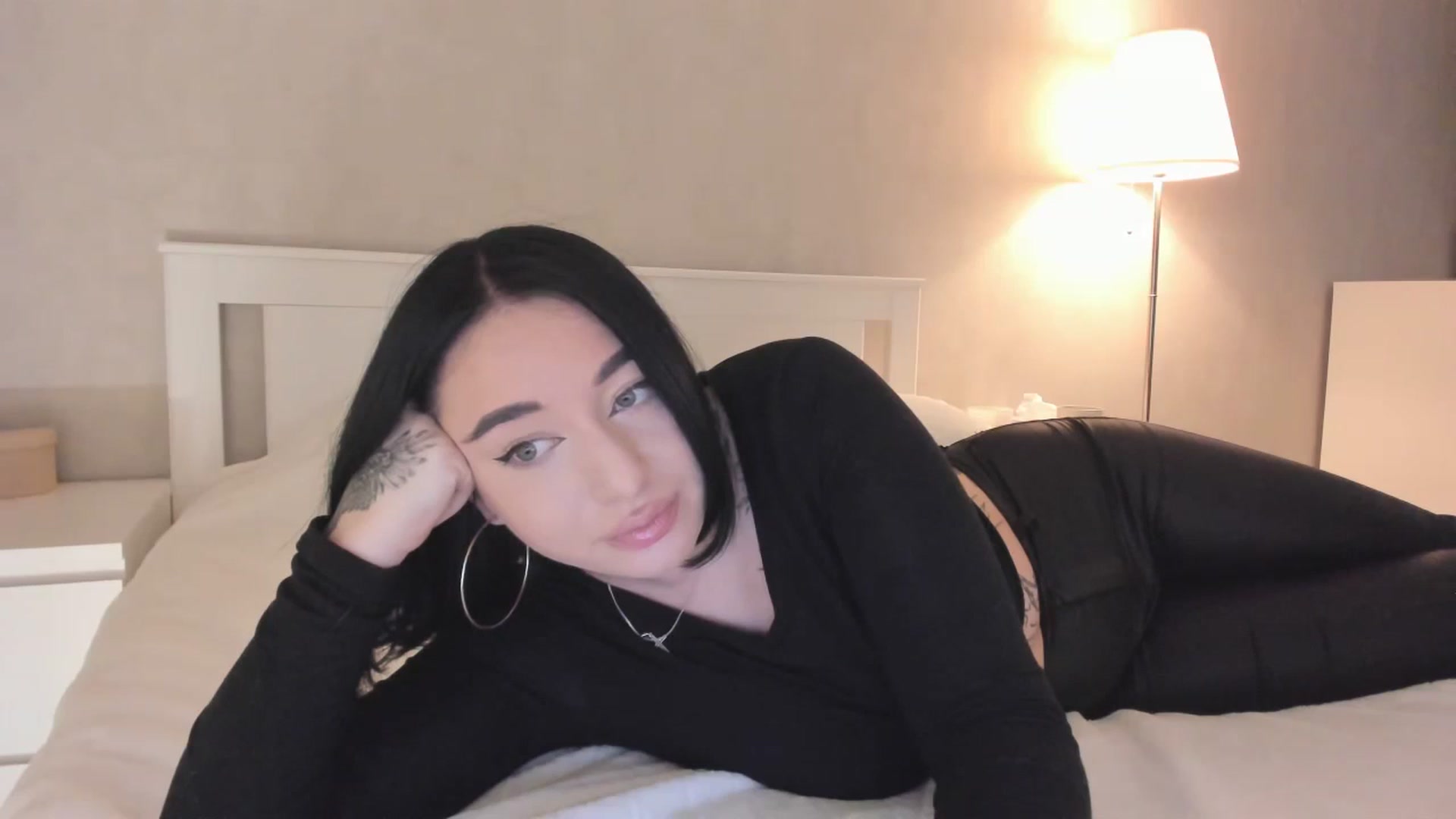 Gallery image thumbnail from YourMistress1's myfreecams stream on, 10/25/2023, 08:55 image 15 of 20