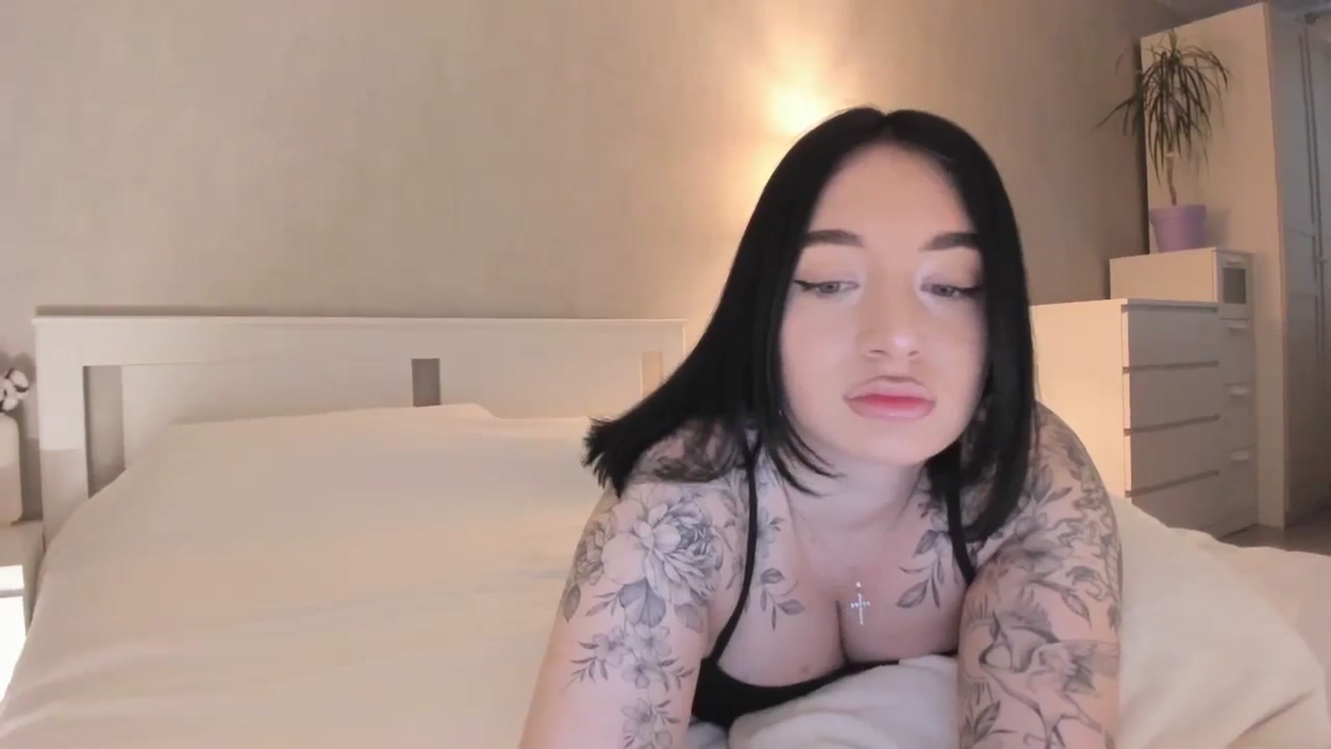Gallery image thumbnail from YourMistress1's myfreecams stream on, 11/29/2023, 03:39 image 17 of 20