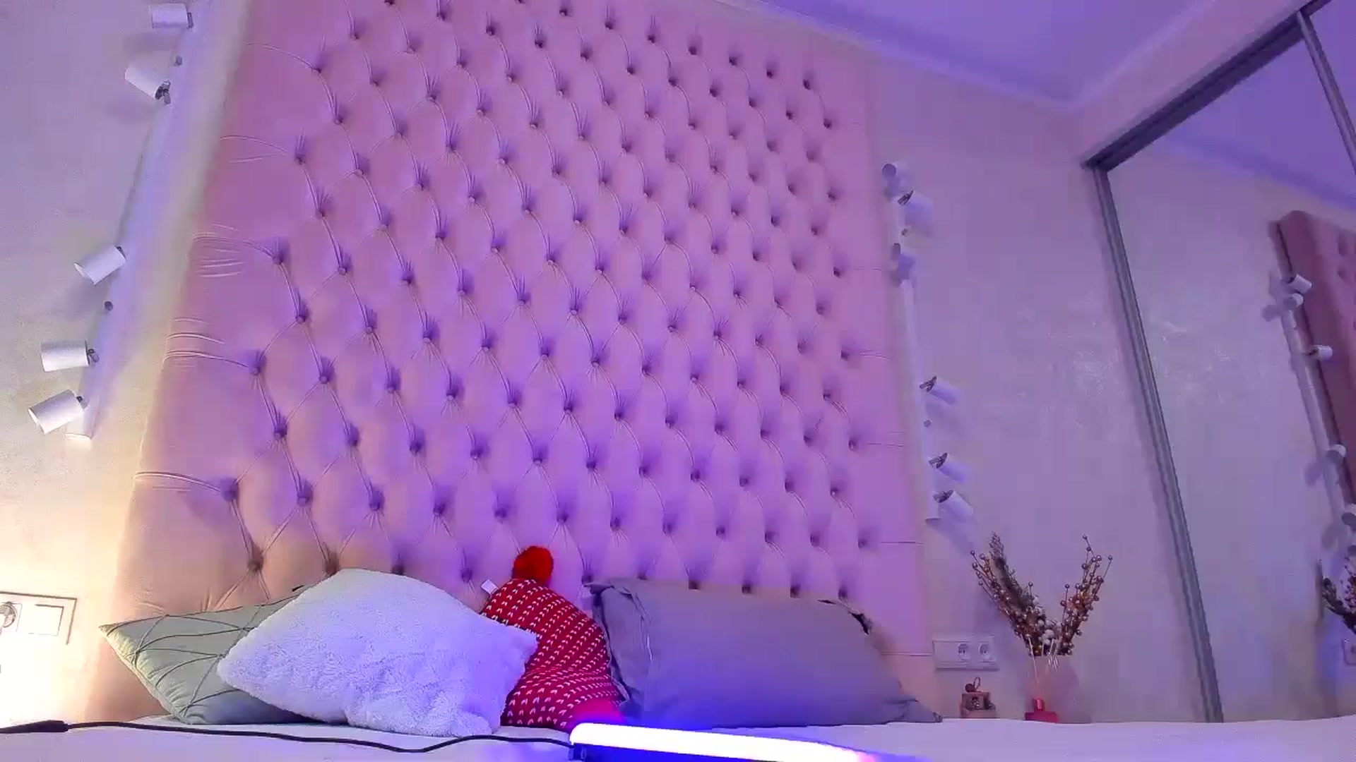 Gallery image thumbnail from YourPrincess_'s myfreecams stream on, 05/14/2024, 14:09 image 7 of 20
