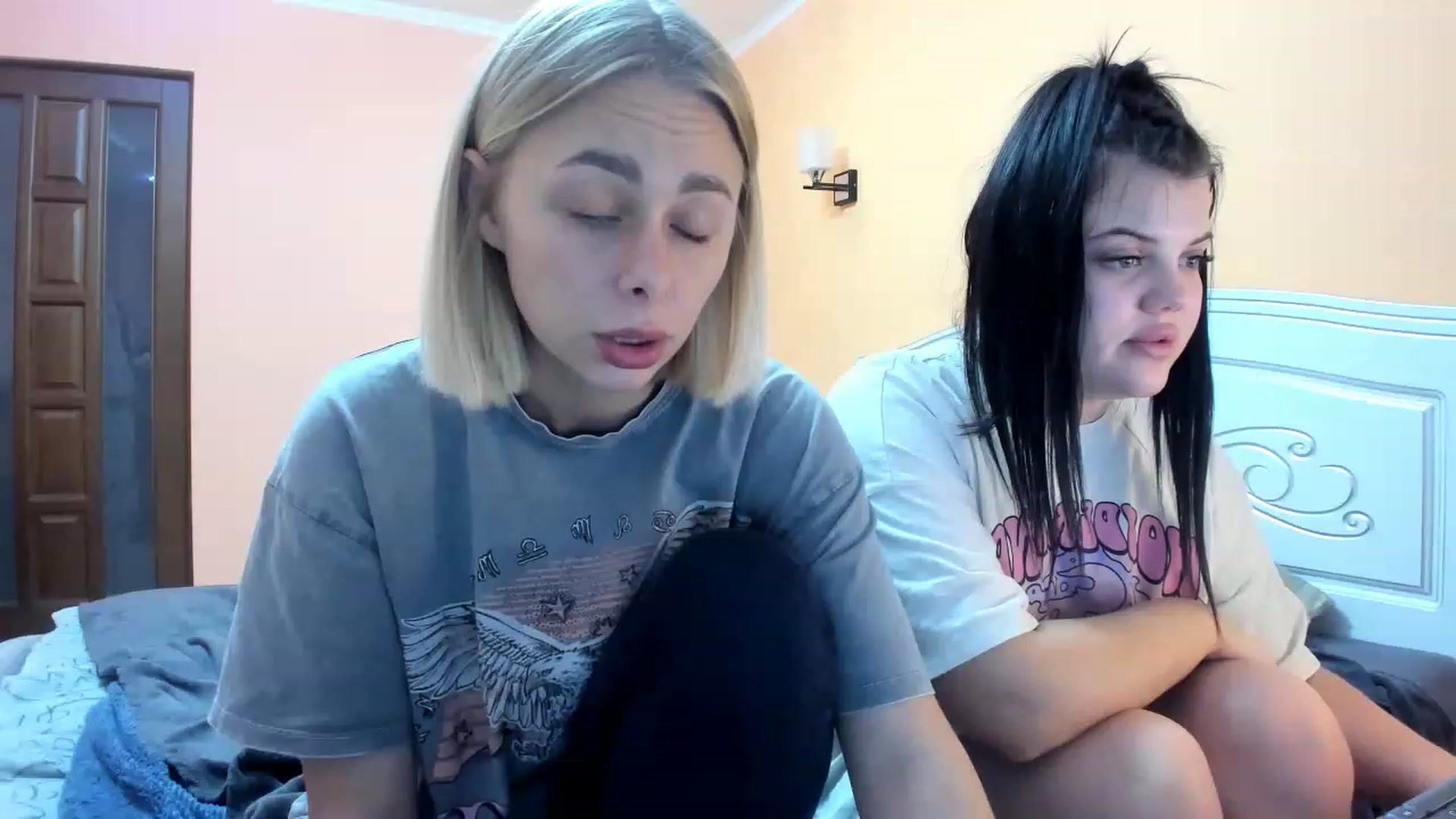 Gallery image thumbnail from YourPupsik's myfreecams stream on, 11/17/2022, 15:33 image 7 of 20