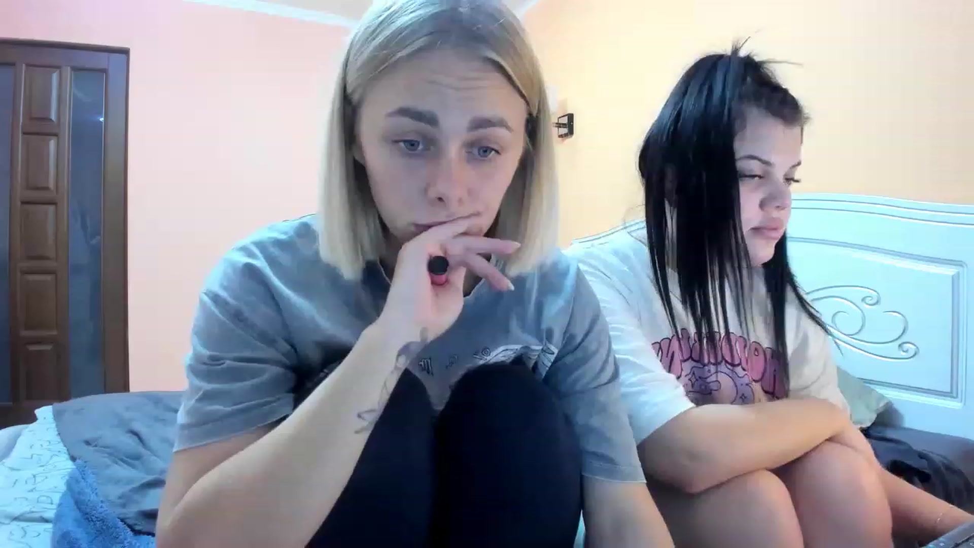 Gallery image thumbnail from YourPupsik's myfreecams stream on, 11/17/2022, 15:33 image 11 of 20