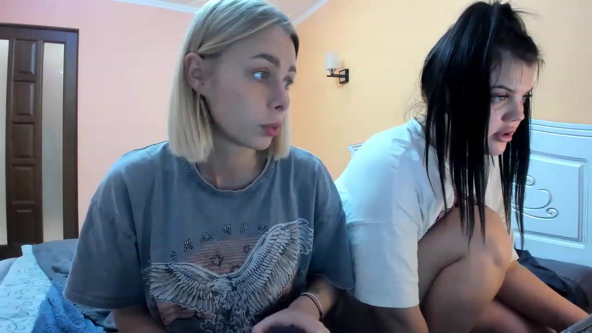 Gallery image thumbnail from YourPupsik's myfreecams stream on, 11/17/2022, 15:33 image 20 of 20