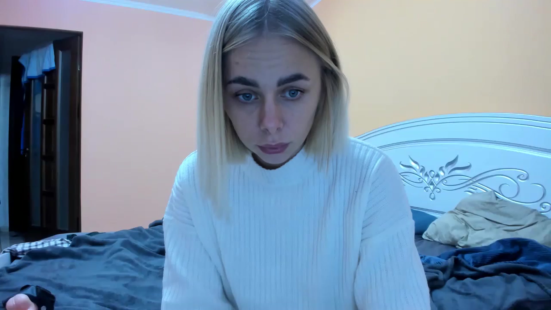 Gallery image thumbnail from YourPupsik's myfreecams stream on, 11/19/2022, 13:55 image 19 of 20
