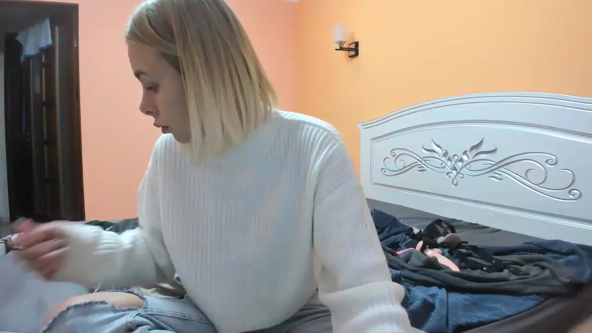 Gallery image thumbnail from YourPupsik's myfreecams stream on, 11/20/2022, 14:08 image 19 of 20