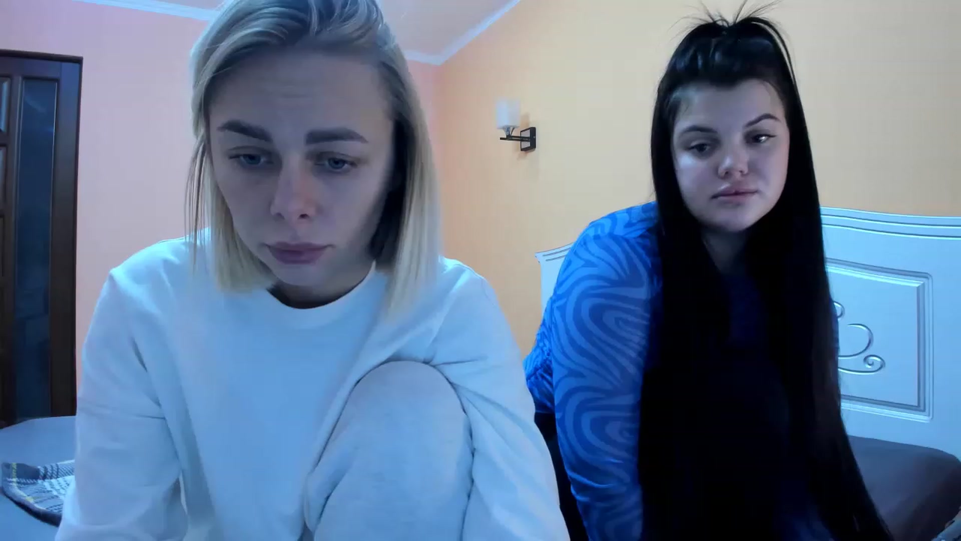 Gallery image thumbnail from YourPupsik's myfreecams stream on, 12/04/2022, 12:30 image 19 of 20