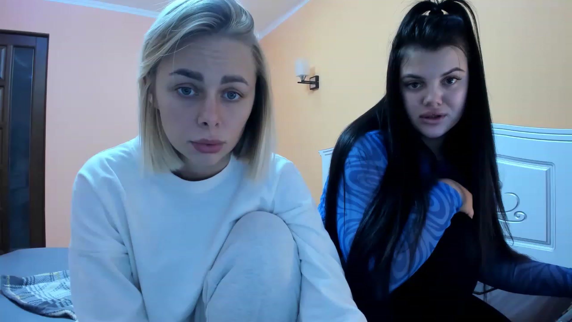 Gallery image thumbnail from YourPupsik's myfreecams stream on, 12/04/2022, 12:30 image 18 of 20