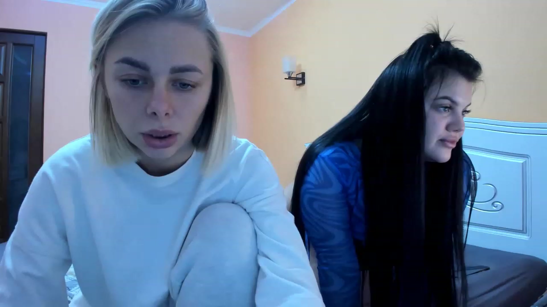 Gallery image thumbnail from YourPupsik's myfreecams stream on, 12/04/2022, 12:30 image 16 of 20